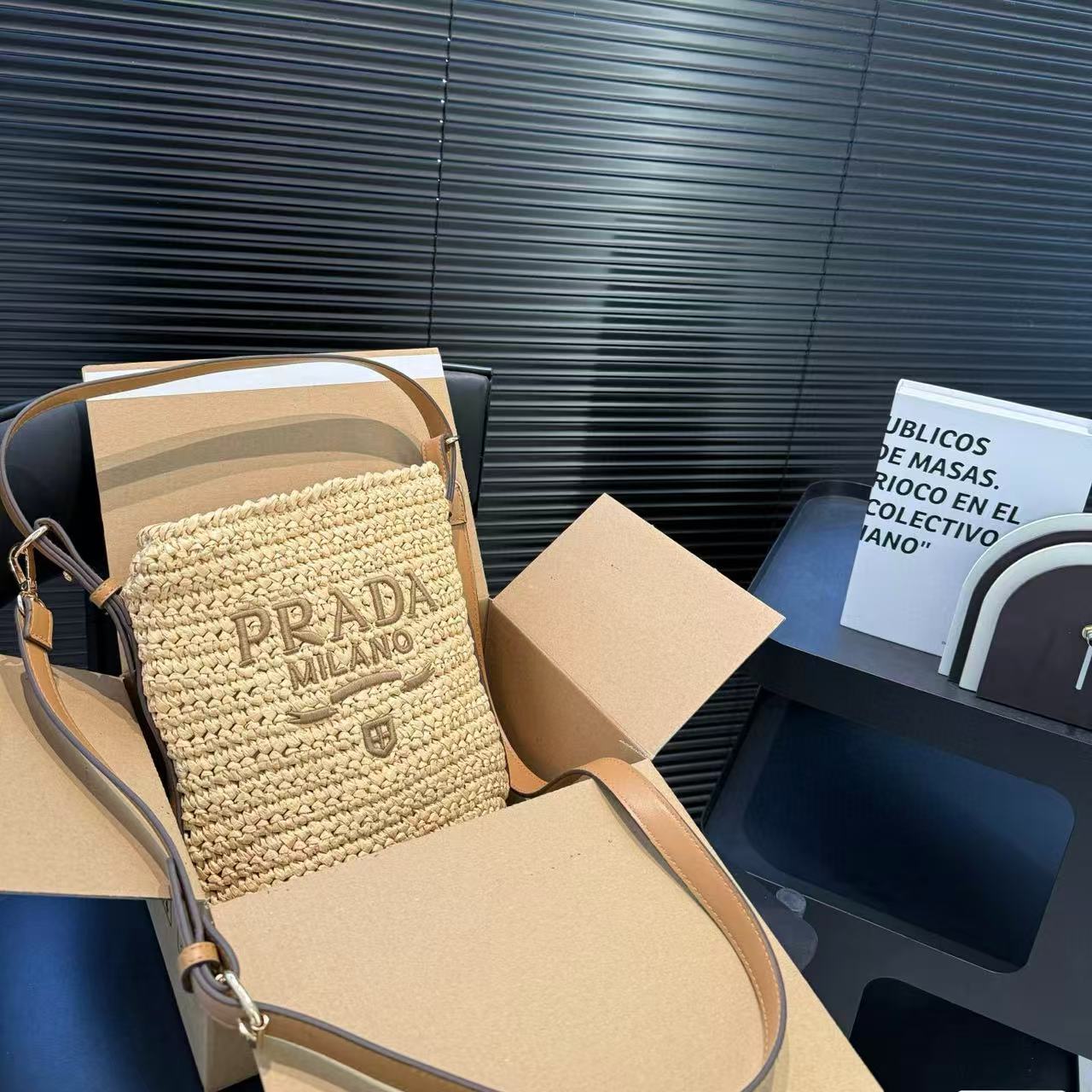 PR4DA 織りバケットバッグ【 50％割引+送料無料】