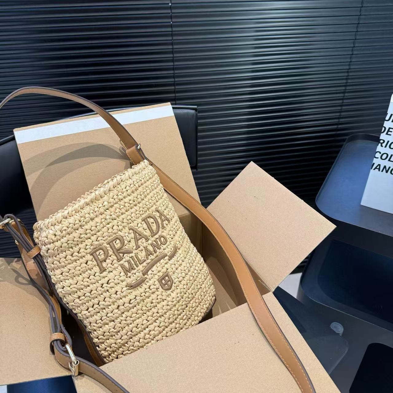 PR4DA 織りバケットバッグ【 50％割引+送料無料】