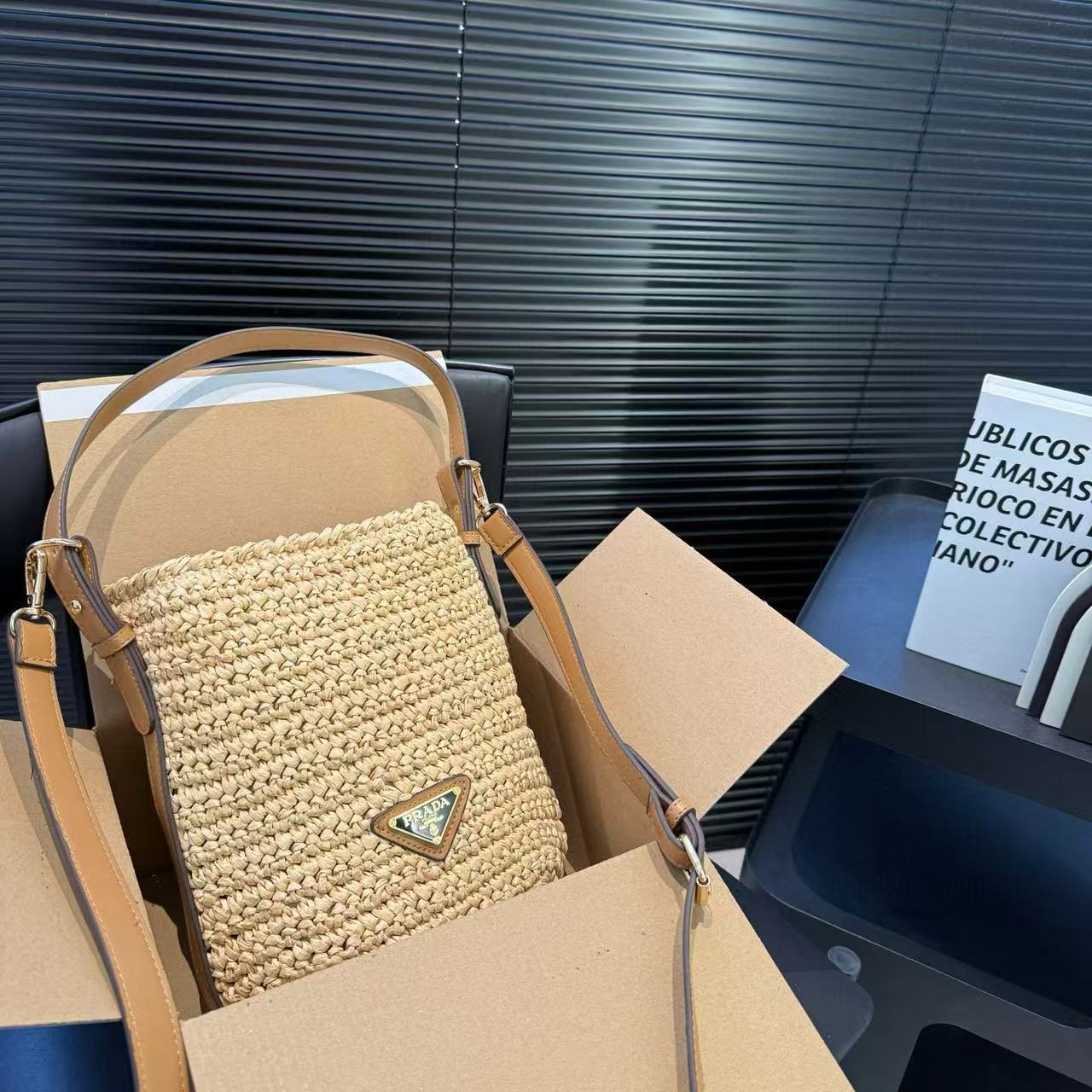 PR4DA 織りバケットバッグ【 50％割引+送料無料】