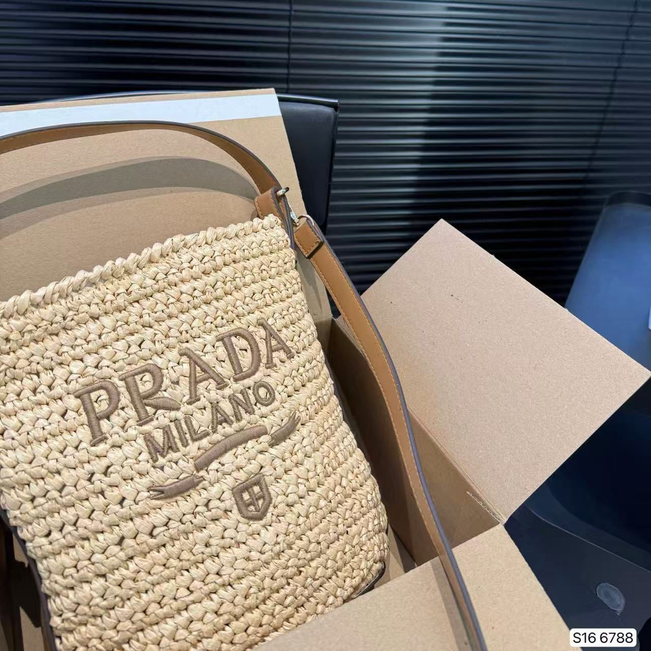 PR4DA 織りバケットバッグ【 50％割引+送料無料】