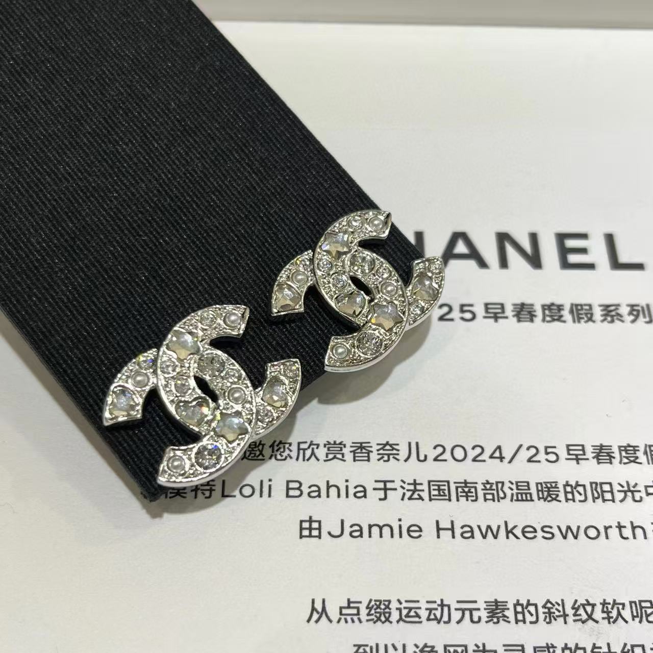 CHANE1 ダブルC ラインストーン イヤリング【50％割引+送料無料】