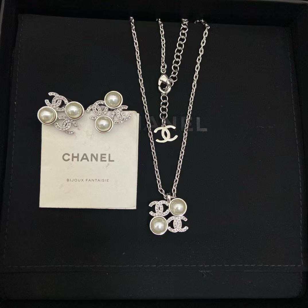 CHANE1 ダブルCパールイヤリング+ネックレス2点セット【50％割引+送料無料】