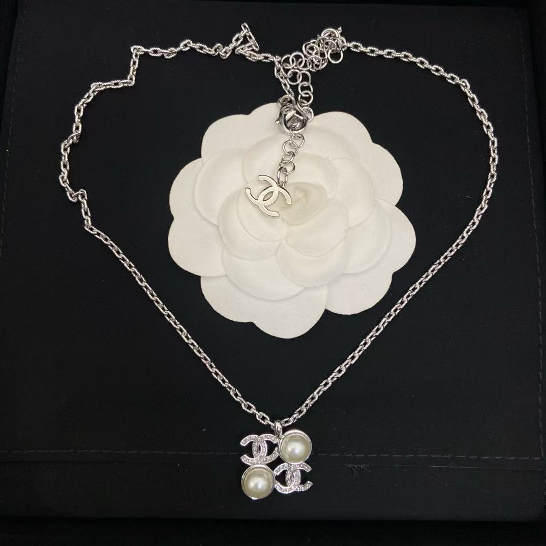 CHANE1 ダブルCパールイヤリング+ネックレス2点セット【50％割引+送料無料】