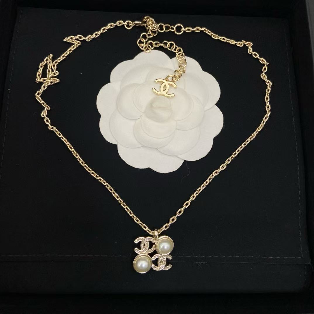 CHANE1 ダブルCパールイヤリング+ネックレス2点セット【50％割引+送料無料】