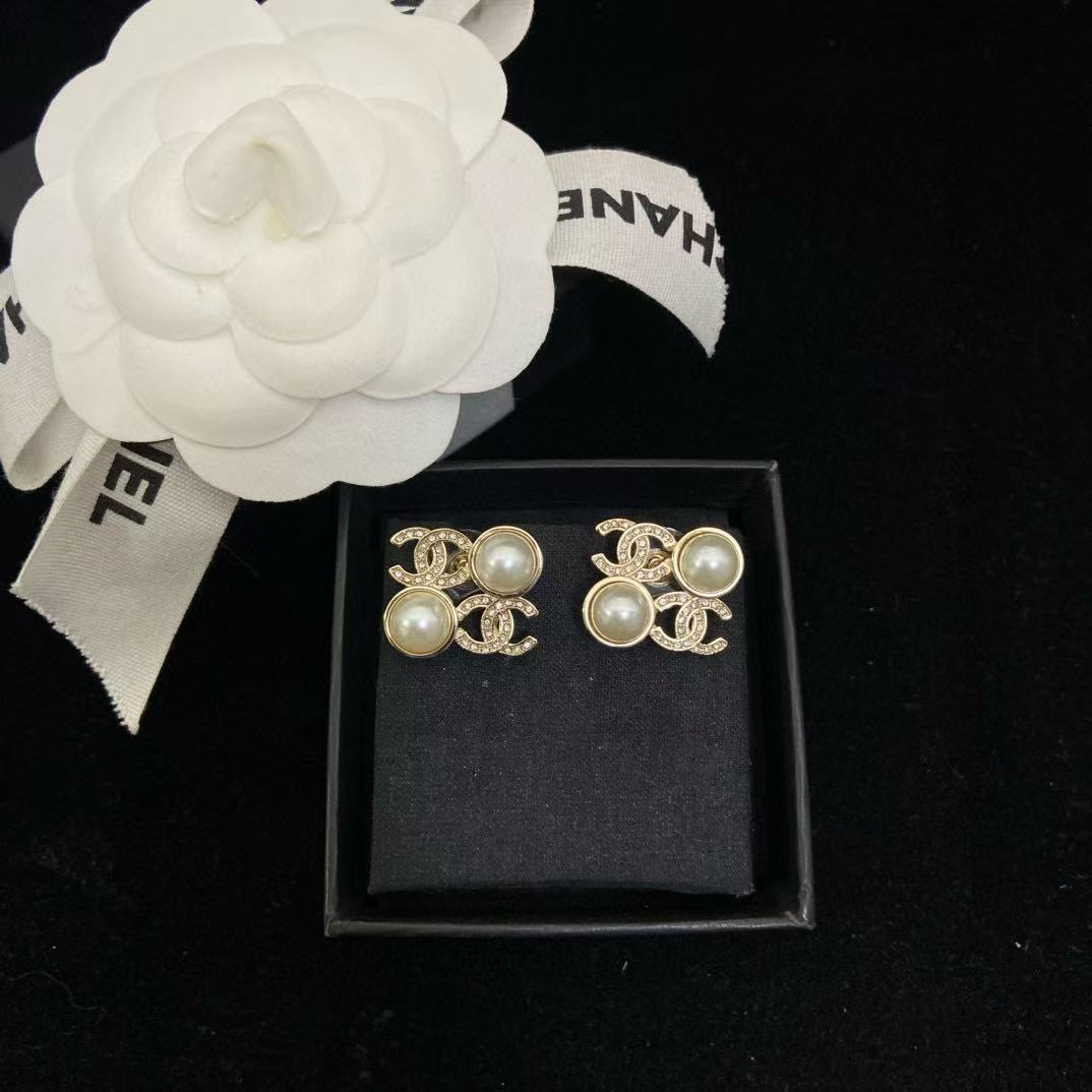 CHANE1 ダブルCパールイヤリング+ネックレス2点セット【50％割引+送料無料】