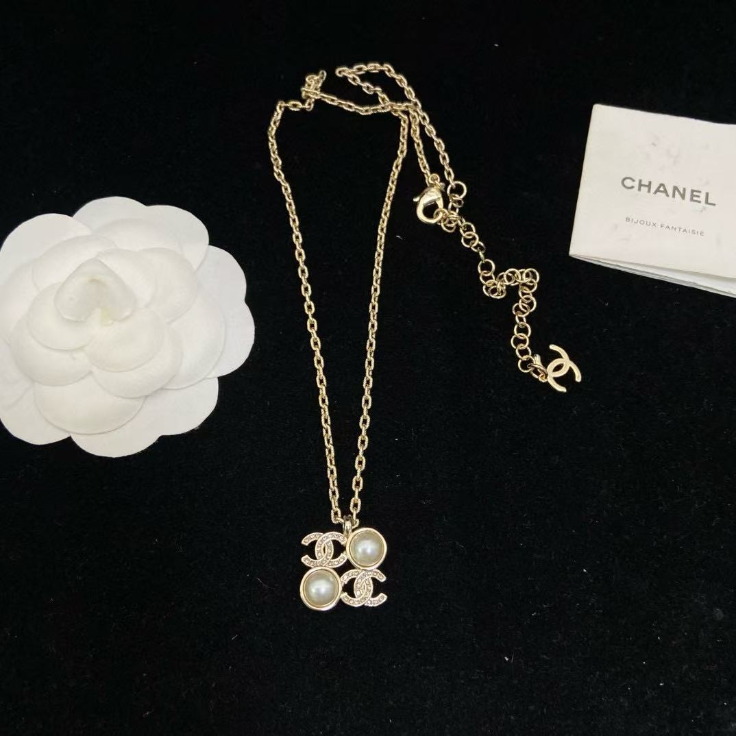 CHANE1 ダブルCパールイヤリング+ネックレス2点セット【50％割引+送料無料】
