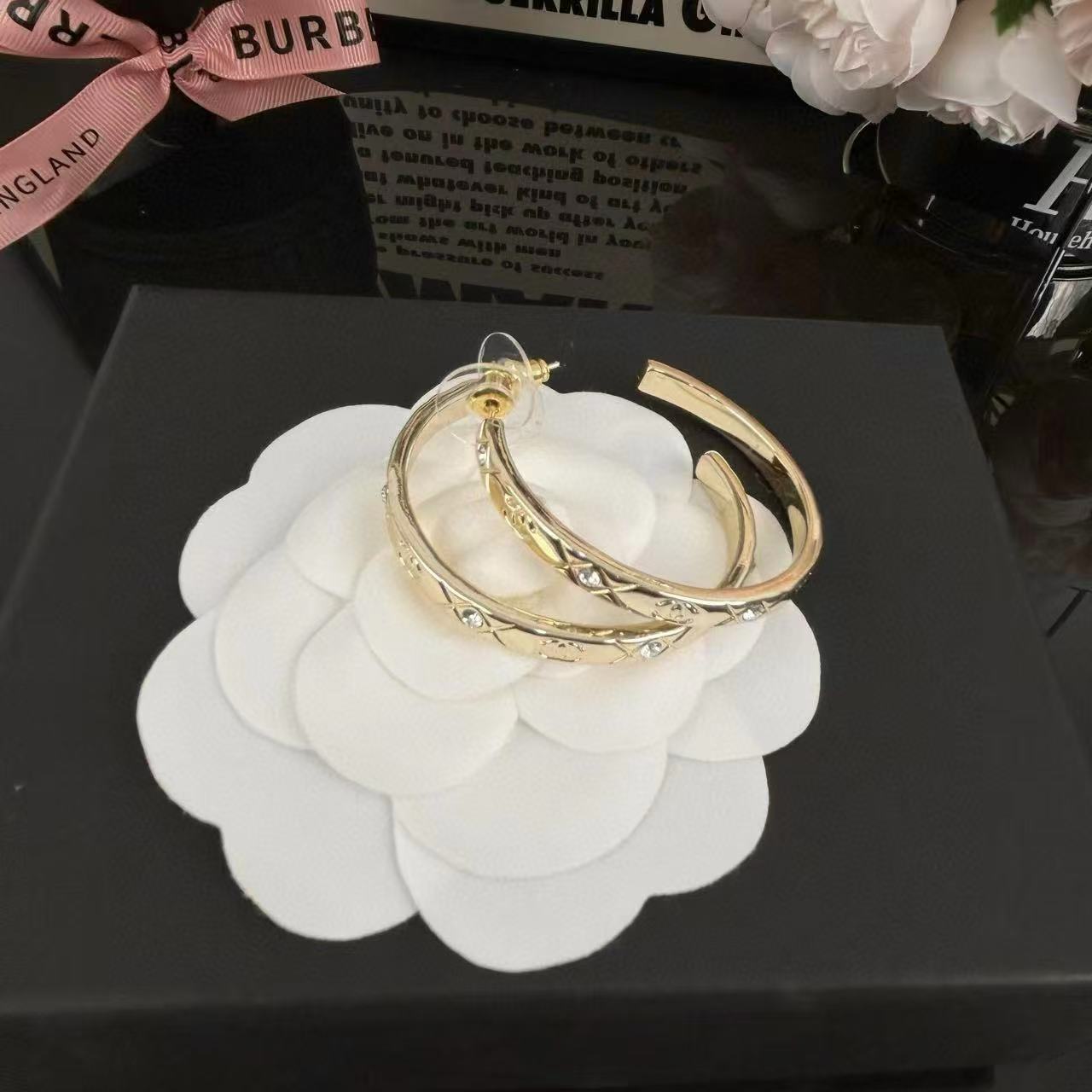 CHANE1 ダブルCイヤリング【50％割引+送料無料】