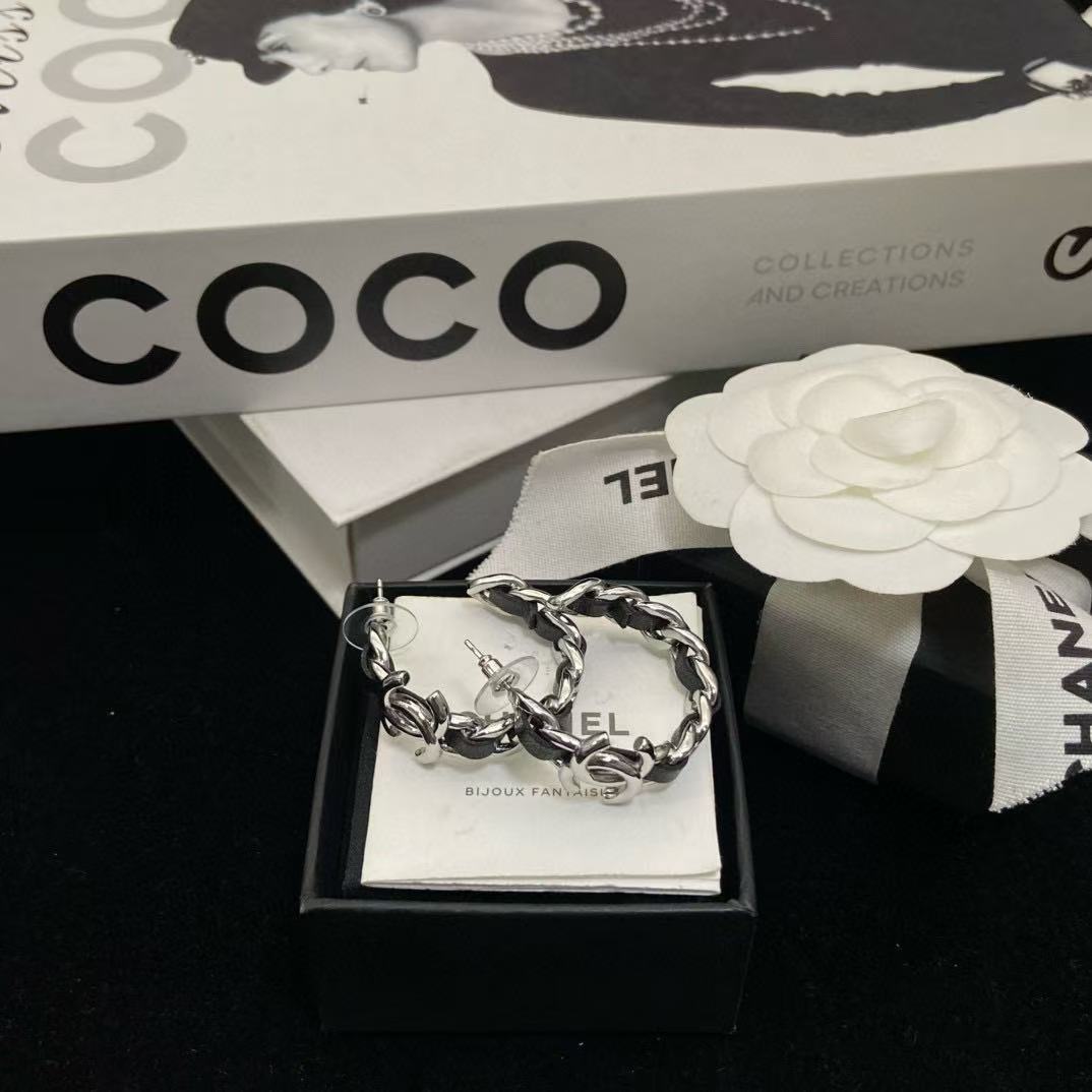 CHANE1 ダブルCレザーイヤリング【50％割引+送料無料】