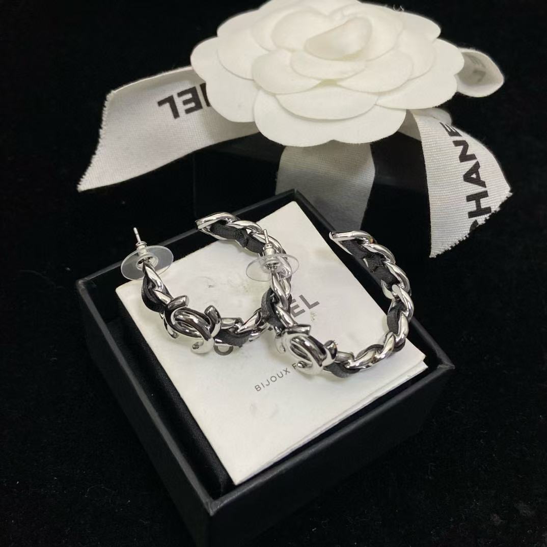 CHANE1 ダブルCレザーイヤリング【50％割引+送料無料】