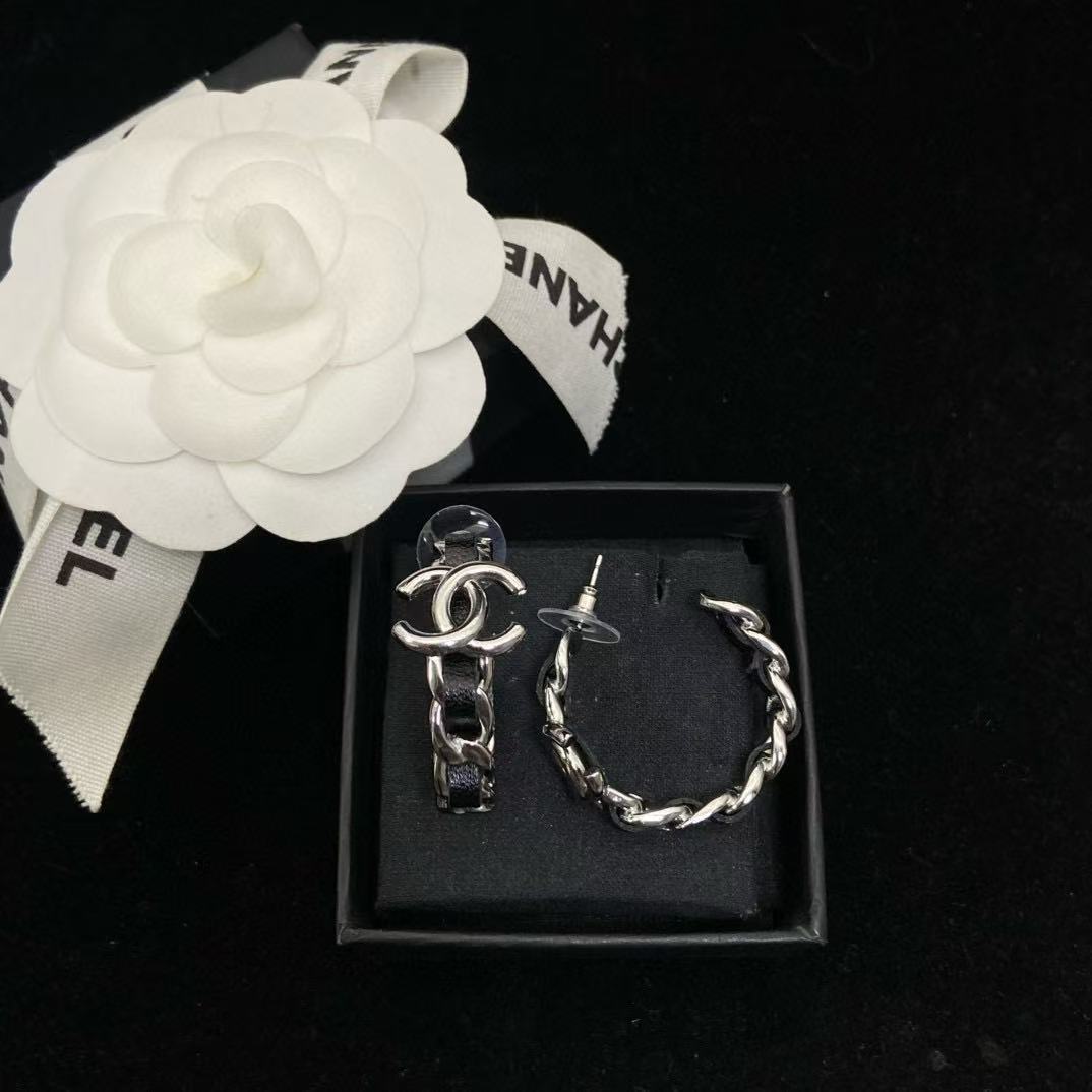 CHANE1 ダブルCレザーイヤリング【50％割引+送料無料】