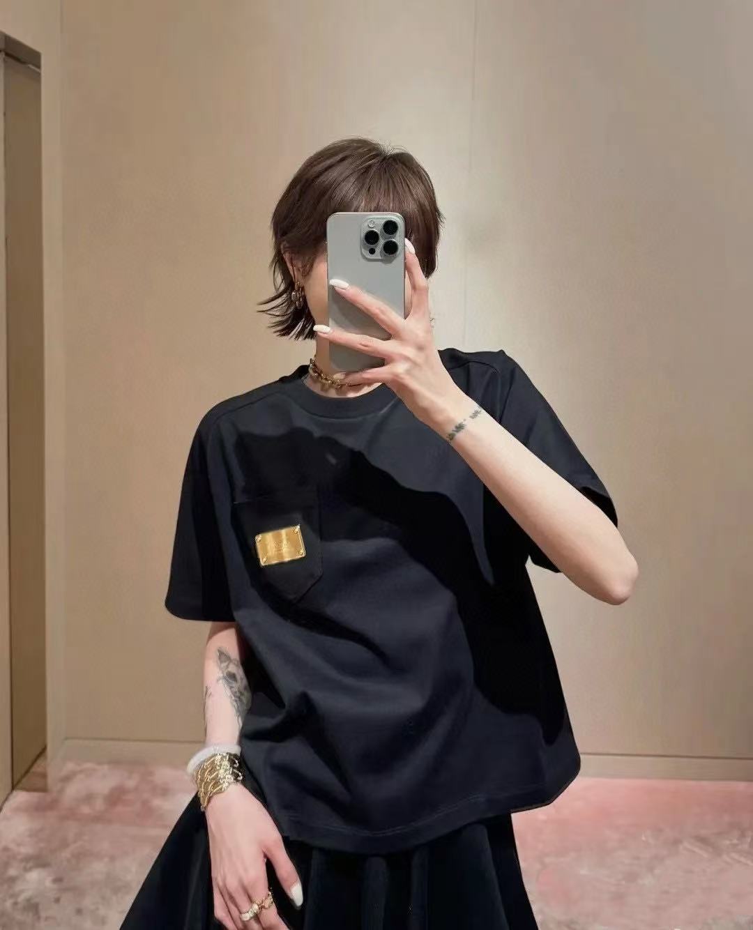 LVメタルロゴポケットレタリングTシャツ【 50％割引+送料無料】