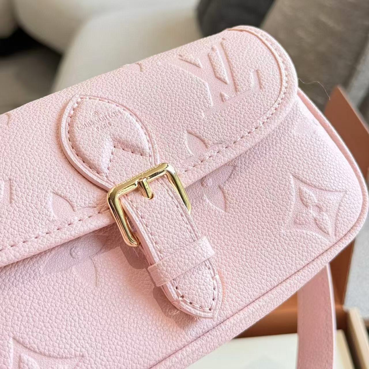 LVピンクのバゲットハンドバッグ【 50％割引+送料無料】