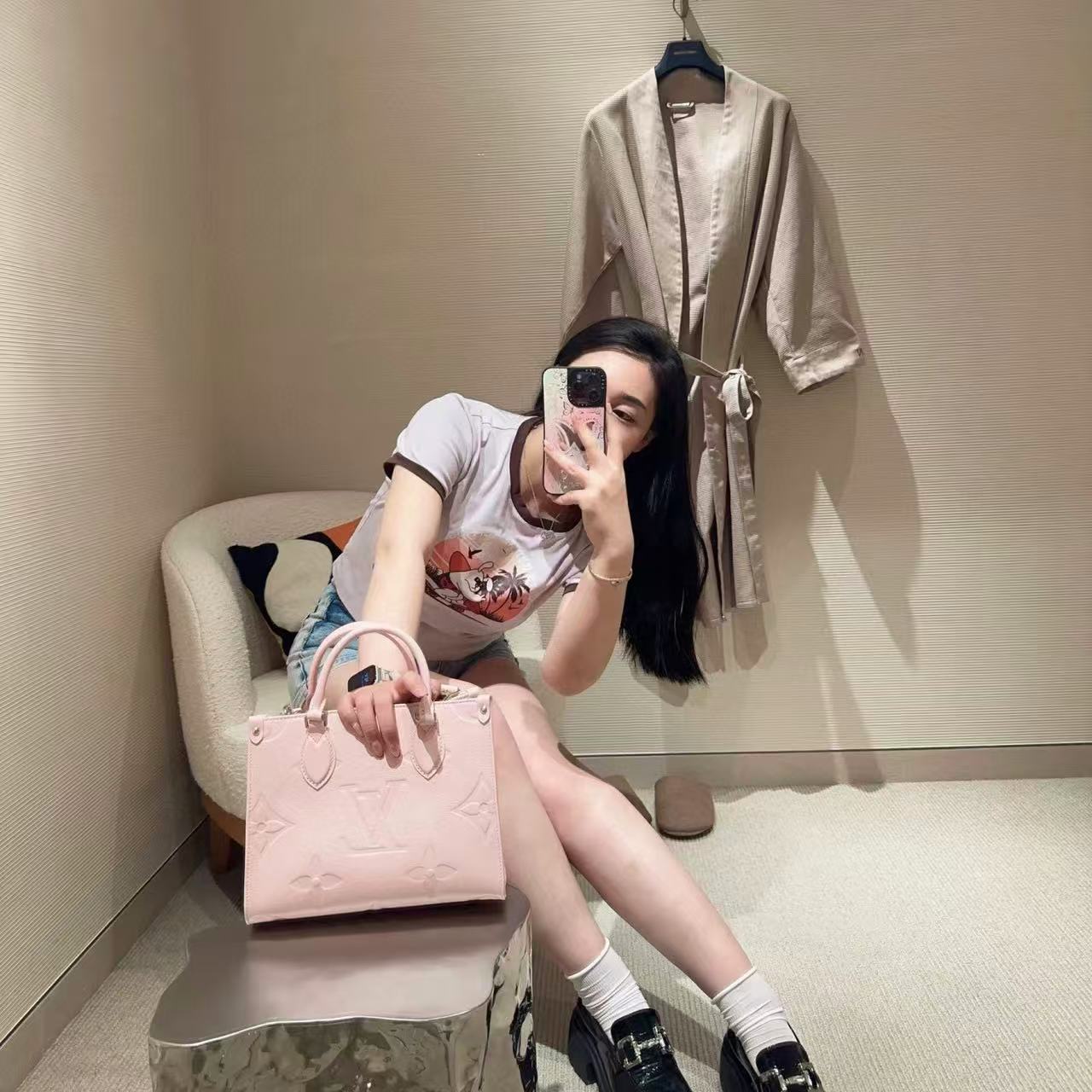 LV onthegoピンクのハンドバッグ【 50％割引+送料無料】