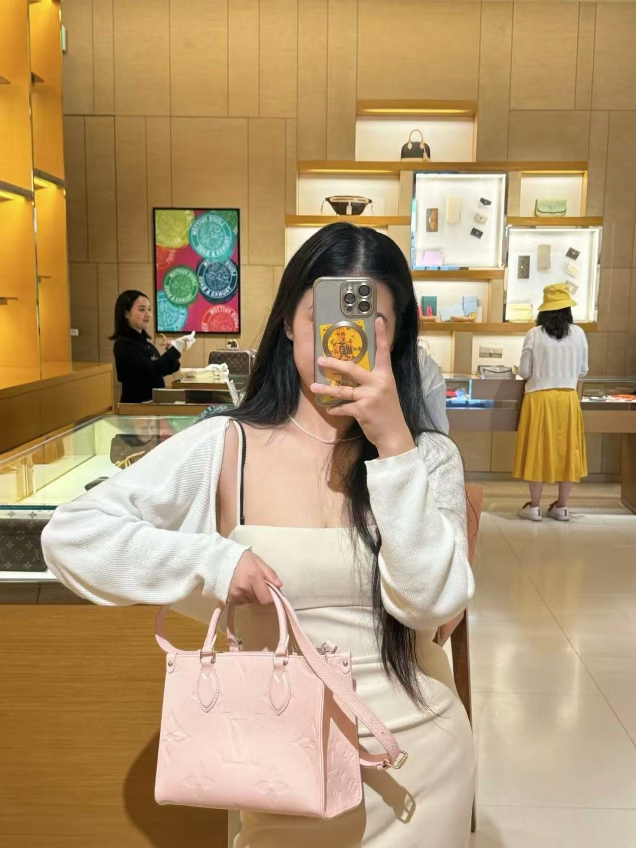 LV onthegoピンクのハンドバッグ【 50％割引+送料無料】