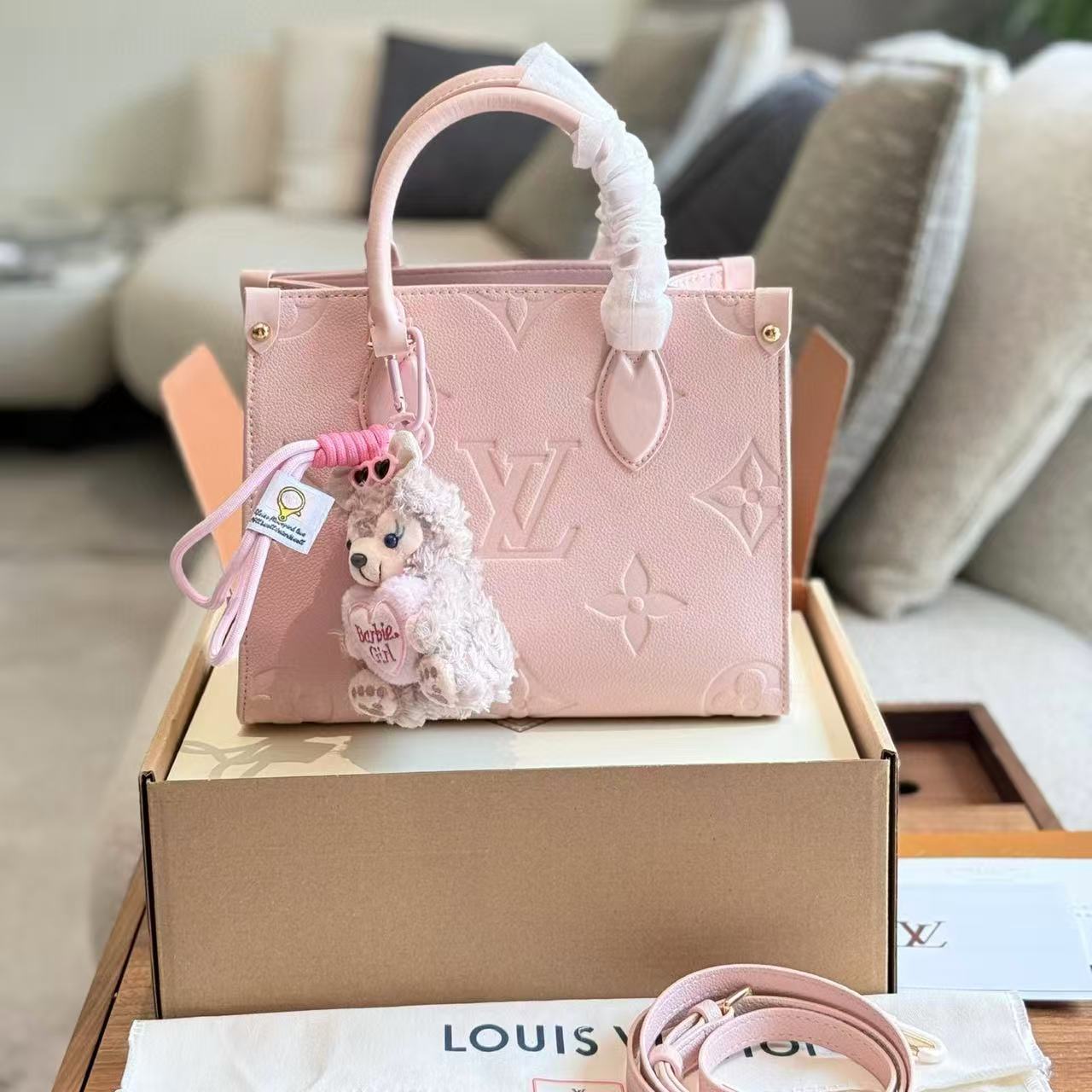 LV onthegoピンクのハンドバッグ【 50％割引+送料無料】