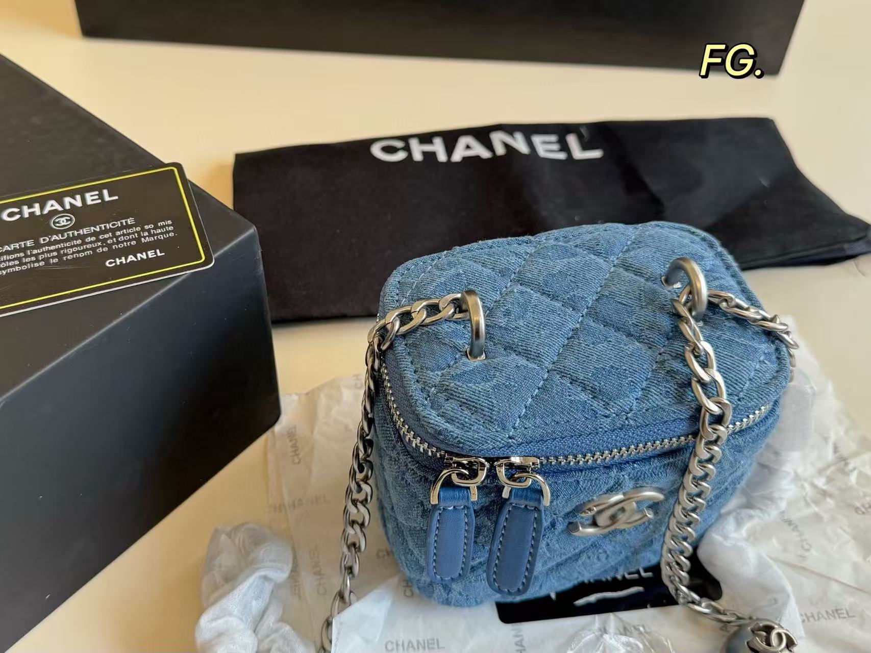 CHANE1 カメリアデニムチェーンバッグ【 50％割引+送料無料】