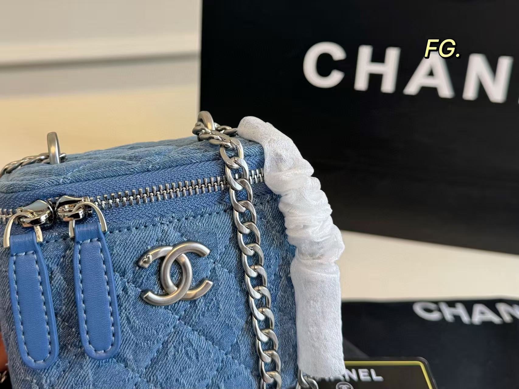 CHANE1 カメリアデニムチェーンバッグ【 50％割引+送料無料】