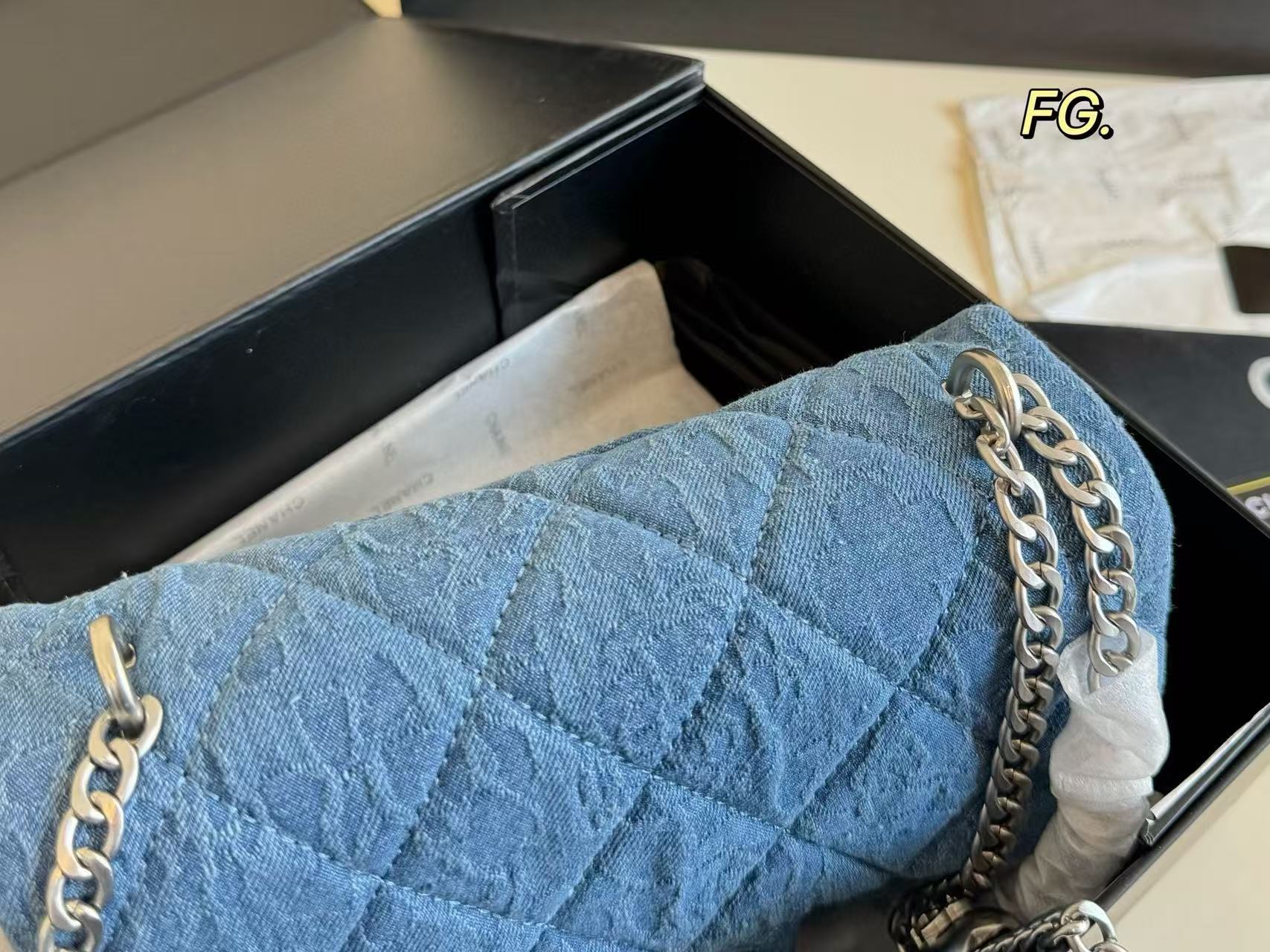 CHANE1 カメリアデニムチェーンバッグ【 50％割引+送料無料】