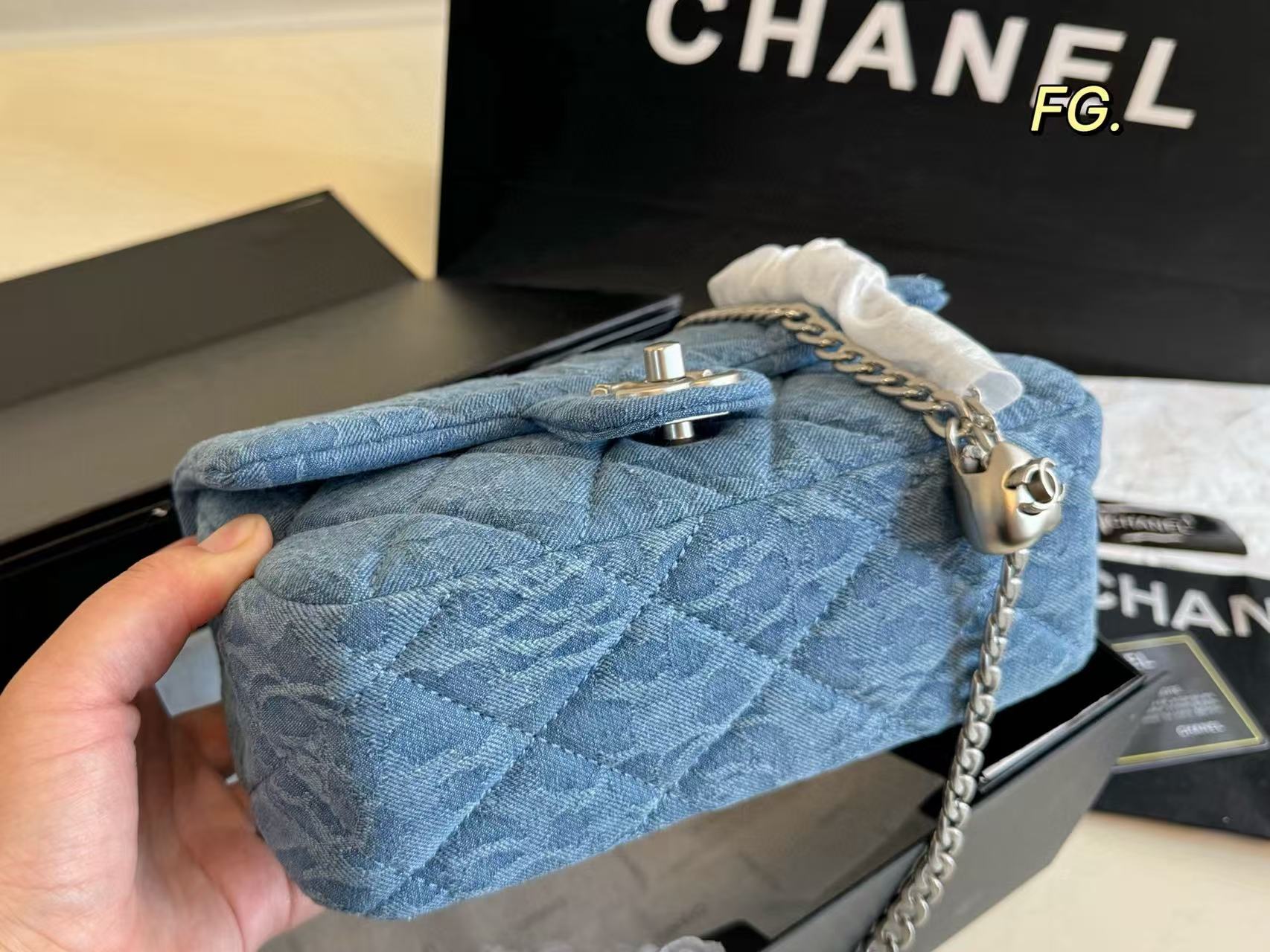 CHANE1 カメリアデニムチェーンバッグ【 50％割引+送料無料】