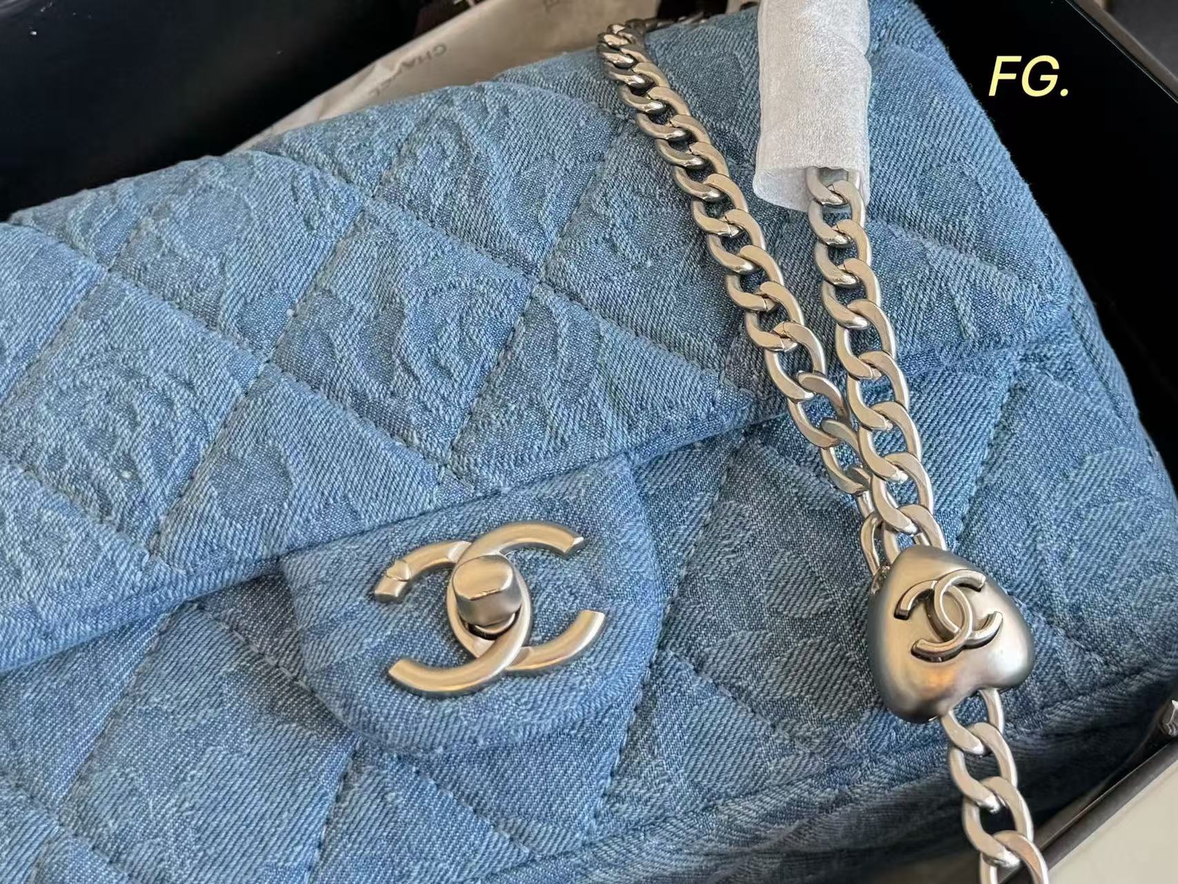 CHANE1 カメリアデニムチェーンバッグ【 50％割引+送料無料】