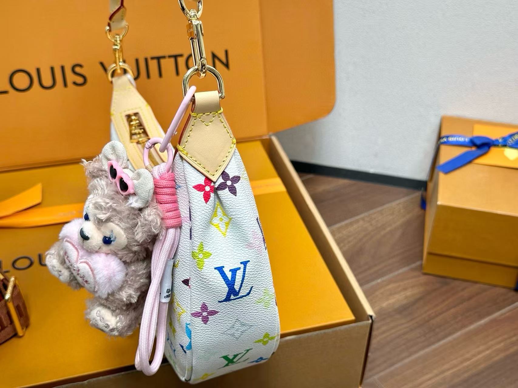 LVプリントのムーンバッグ【 50％割引+送料無料】