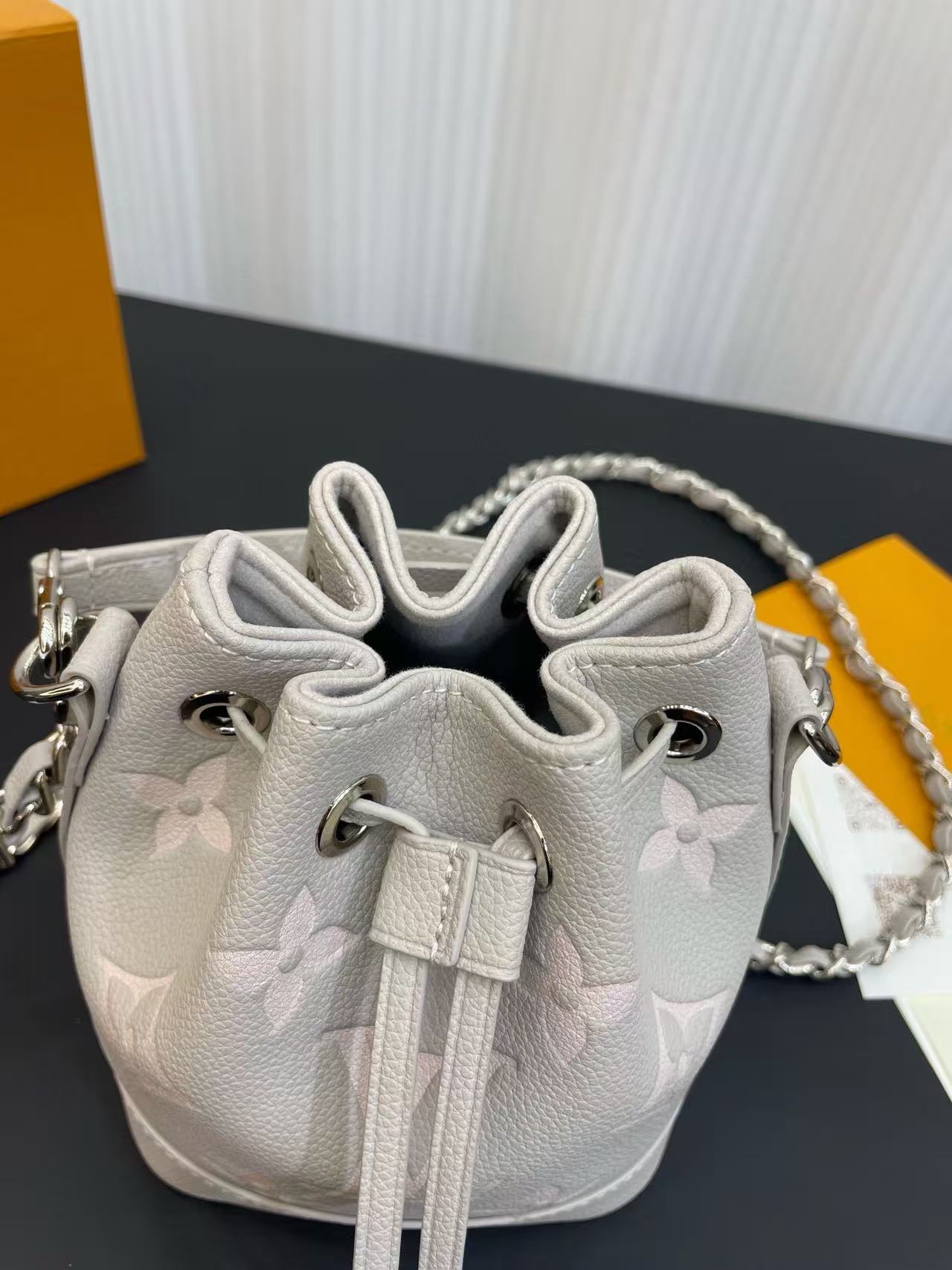 LVチェーンバケットバッグ【 50％割引+送料無料】