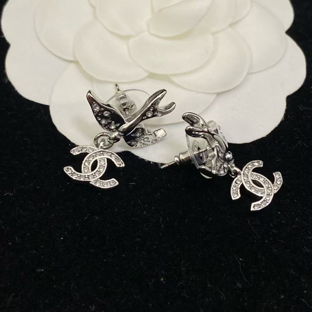 CHANE1 ダブルC フライングバード イヤリング【50％割引+送料無料】
