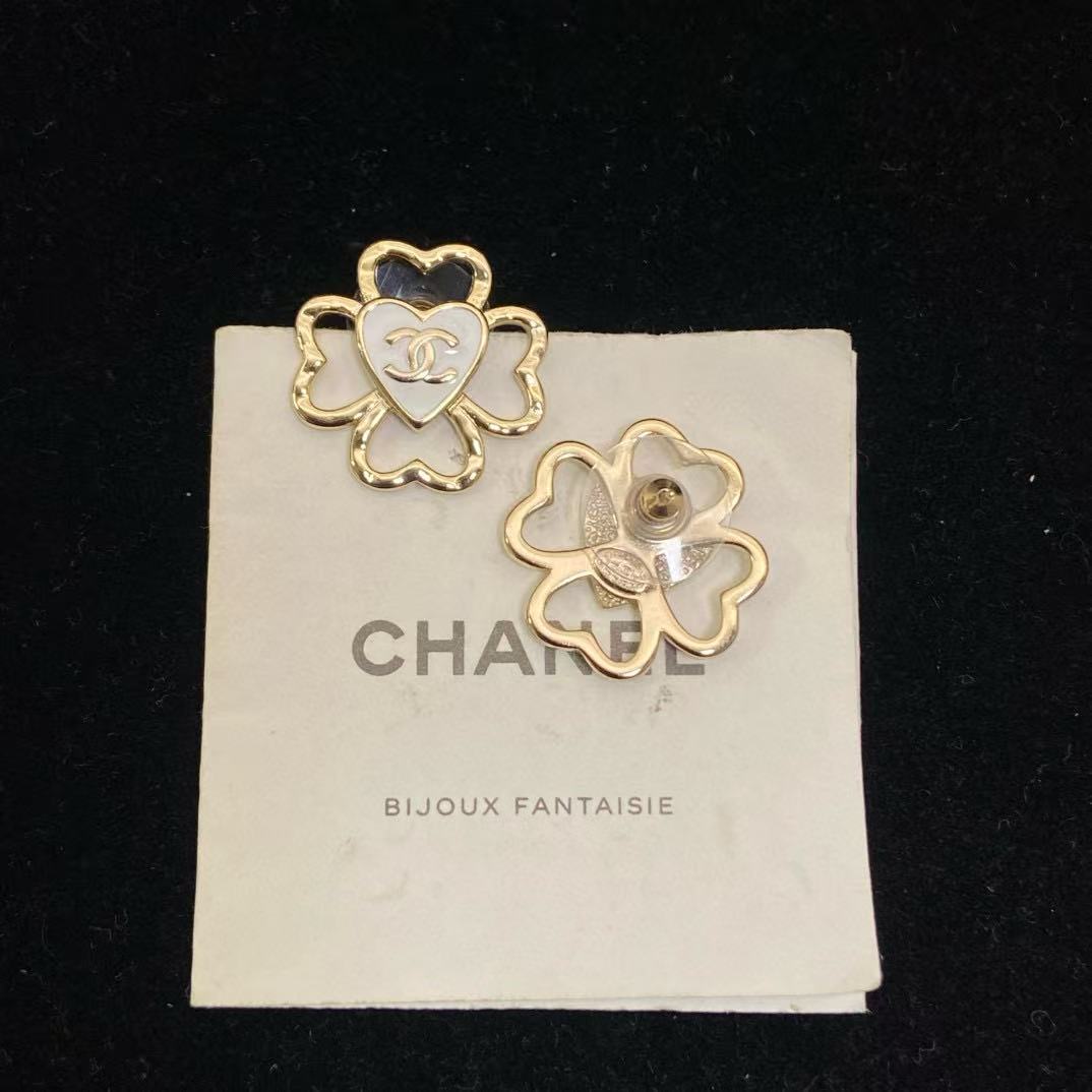 CHANE1 ダブルC 四つ葉のクローバー イヤリング【50％割引+送料無料】