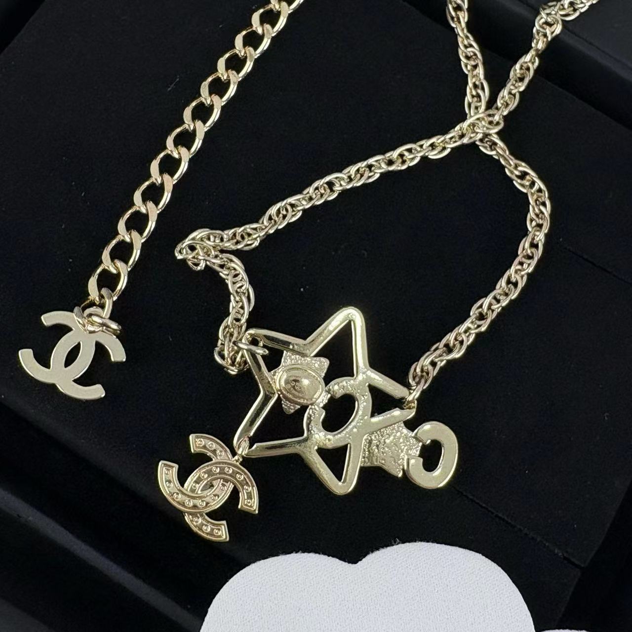 CHANE1 ダブルC 五芒星ネックレス【50％割引+送料無料】