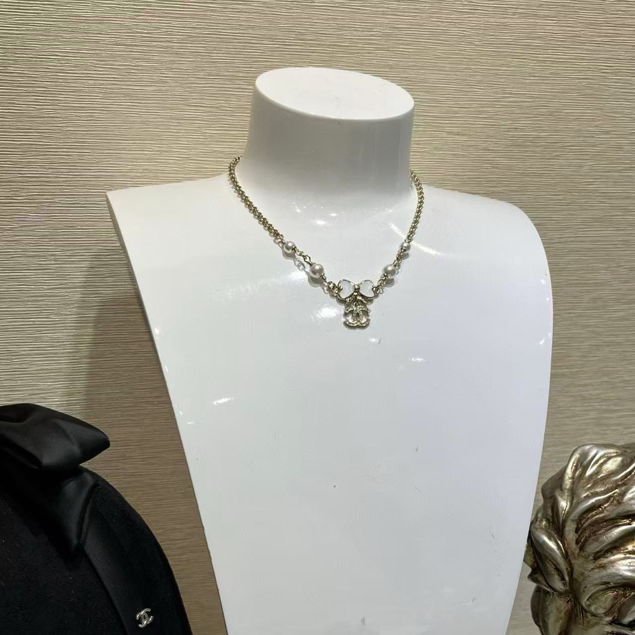 CHANE1 ホワイトダブルCパールネックレス【50％割引+送料無料】