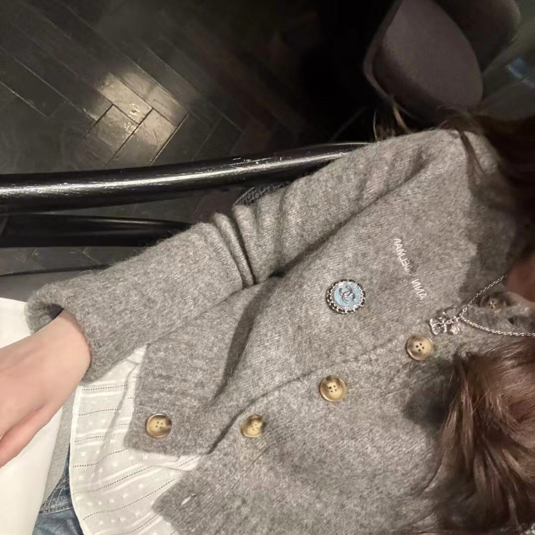 CHANE1 ダブルC デニムレザーブローチ【50％割引+送料無料】