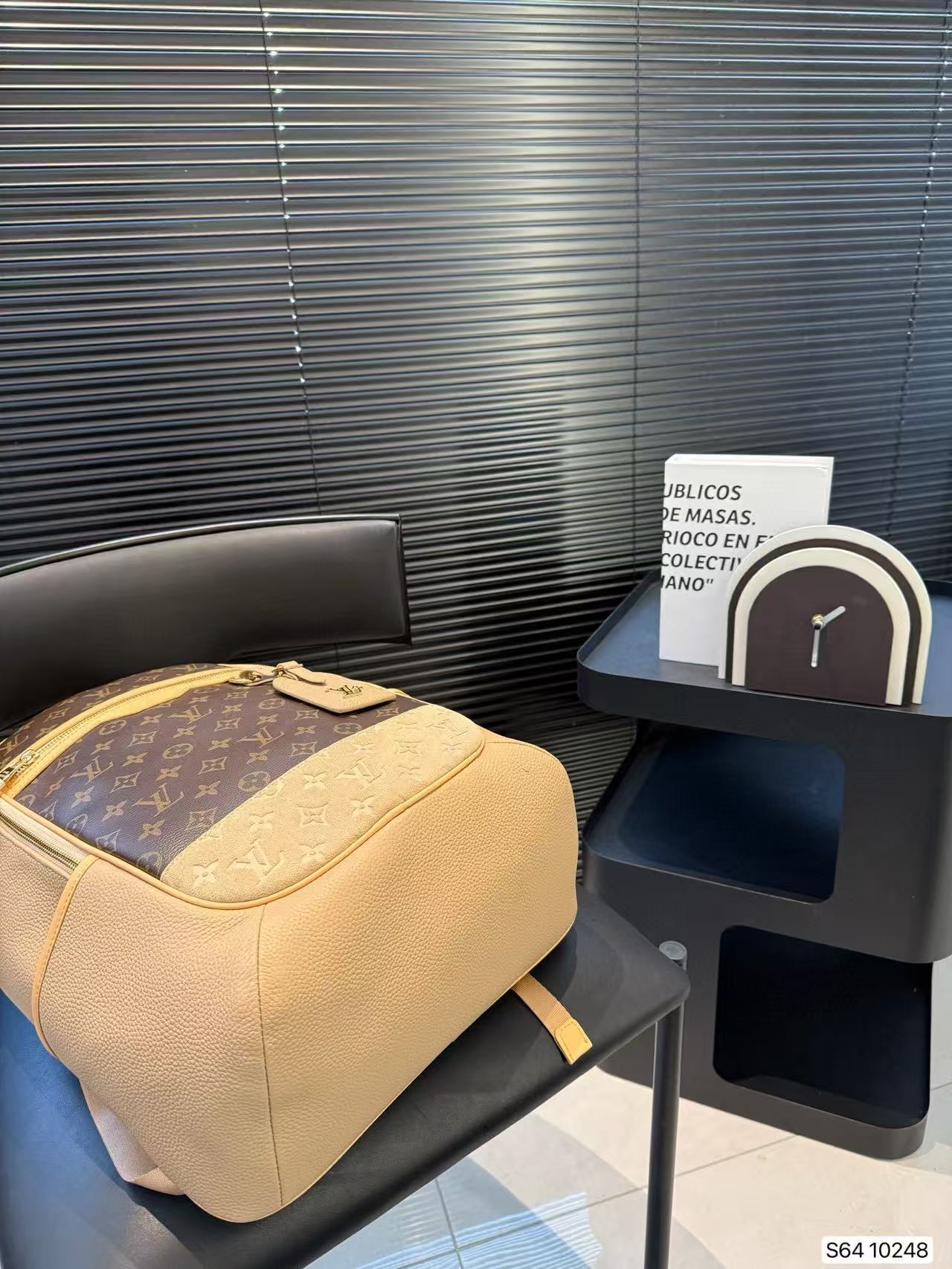 LVの高品質メンズバックパック【 50％割引+送料無料】