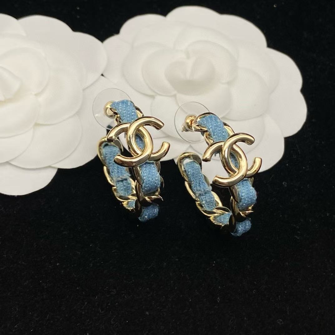 CHANE1 ダブルC ブルーイヤリング【 50％割引+送料無料】