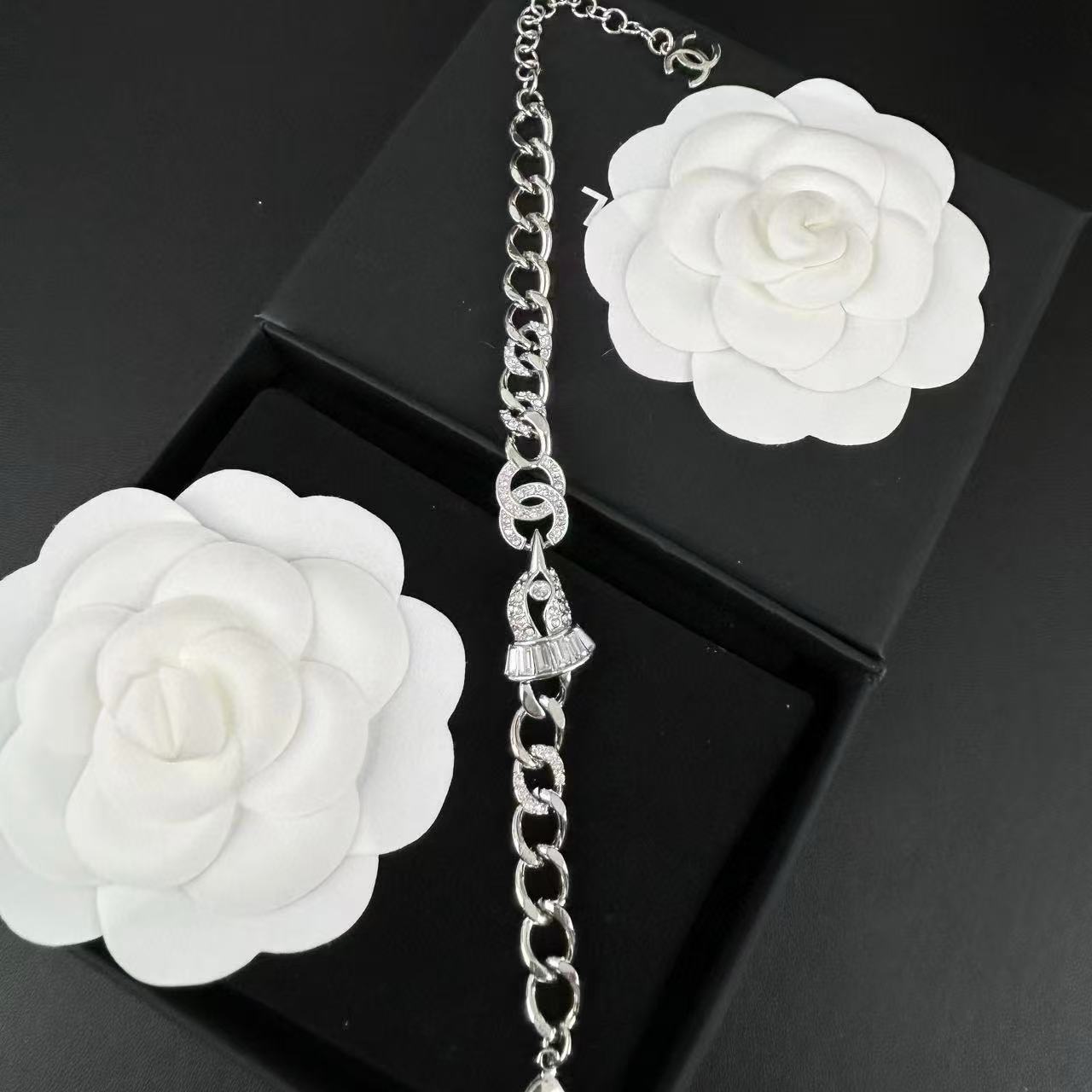 CHANE1 バード ダブルC ダイヤモンド ブレスレット【 50％割引+送料無料】