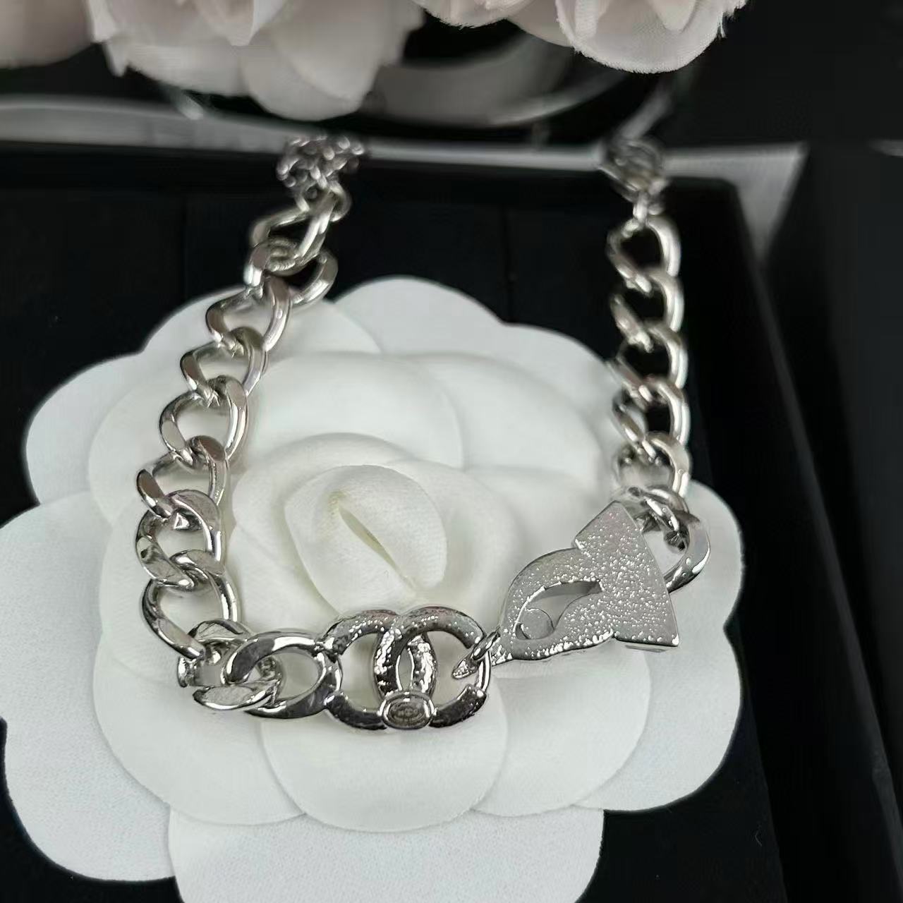 CHANE1 バード ダブルC ダイヤモンド ブレスレット【 50％割引+送料無料】