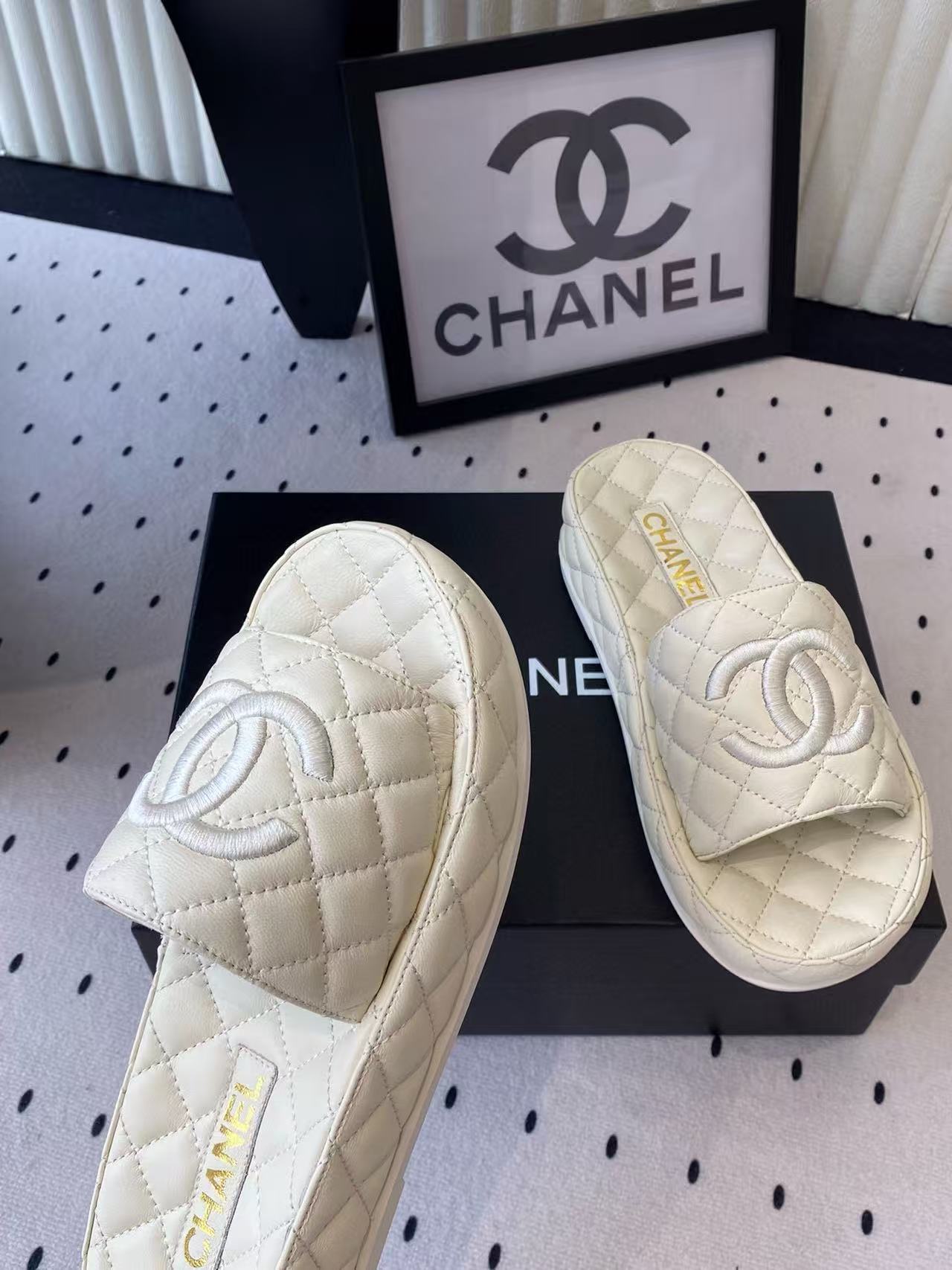 CHANE1 高品質ダブルCシープスキンスリッパ【50％割引+送料無料】