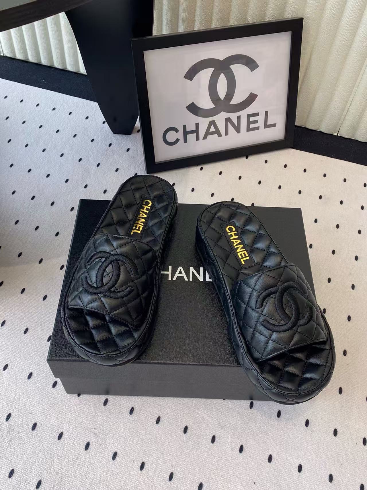CHANE1 高品質ダブルCシープスキンスリッパ【50％割引+送料無料】