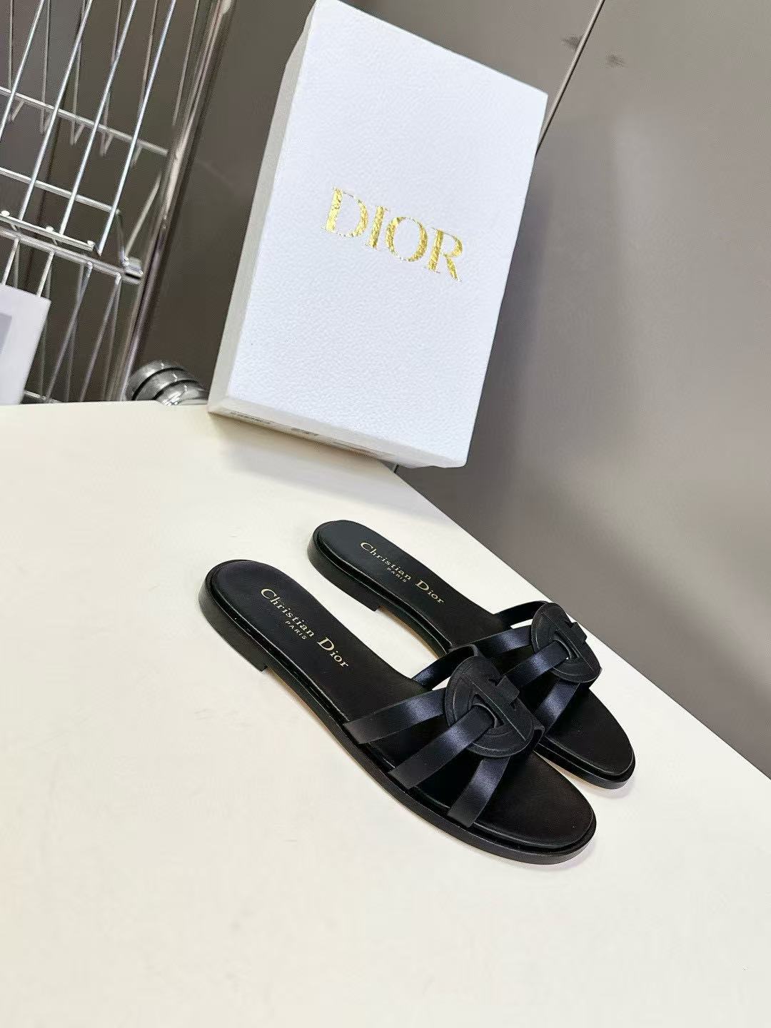 DI0R 高品質 CD スリッパ【50％割引+送料無料】