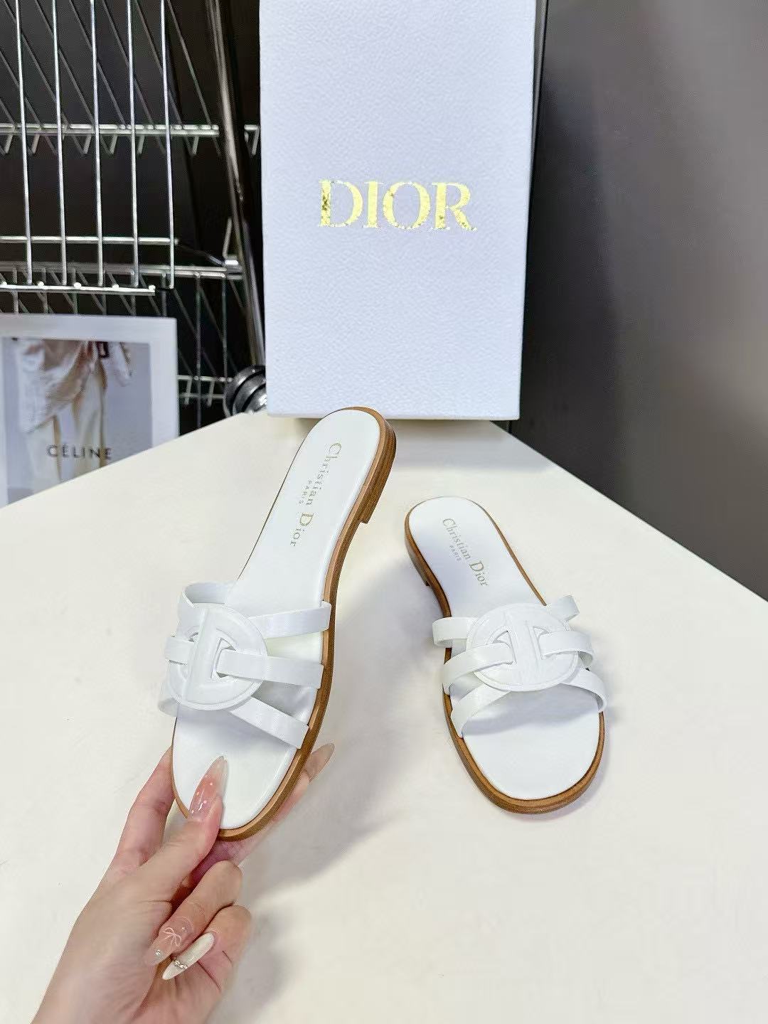 DI0R 高品質 CD スリッパ【50％割引+送料無料】