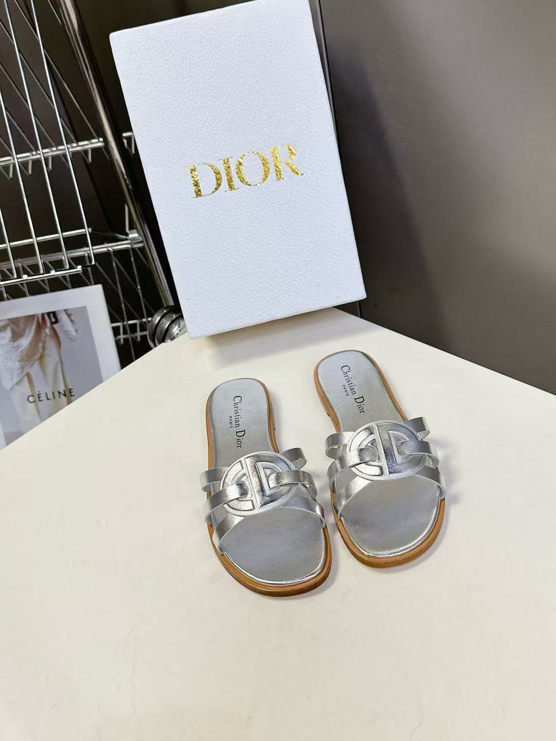 DI0R 高品質 CD スリッパ【50％割引+送料無料】