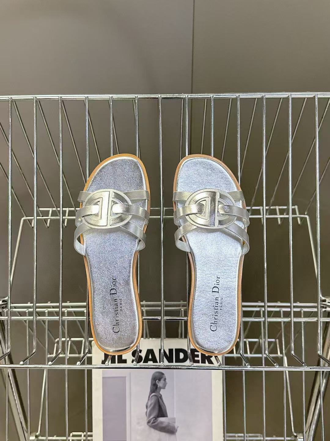 DI0R 高品質 CD スリッパ【50％割引+送料無料】