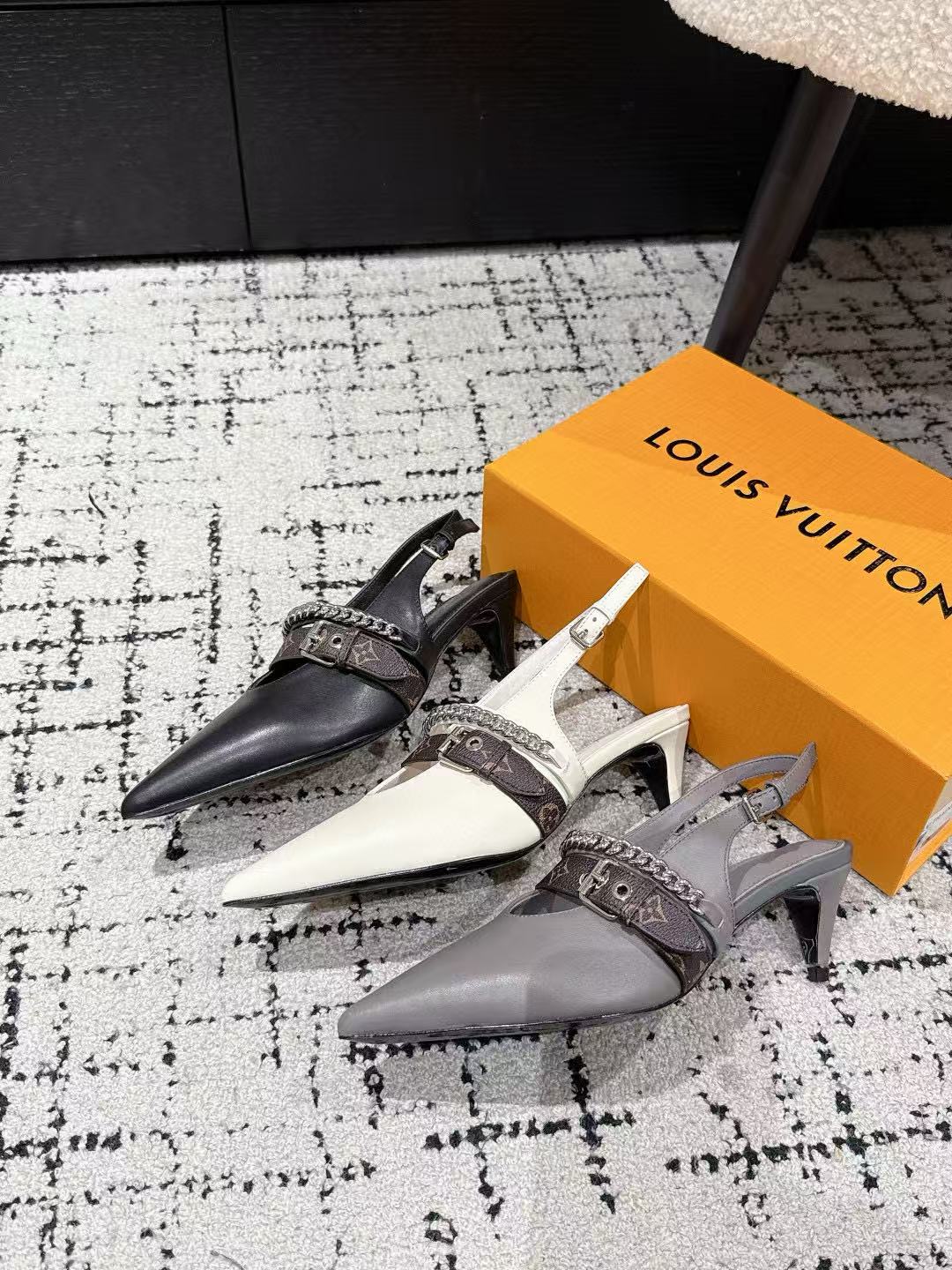 LVの高品質チェーンポインテッドローヒール【50％割引+送料無料】