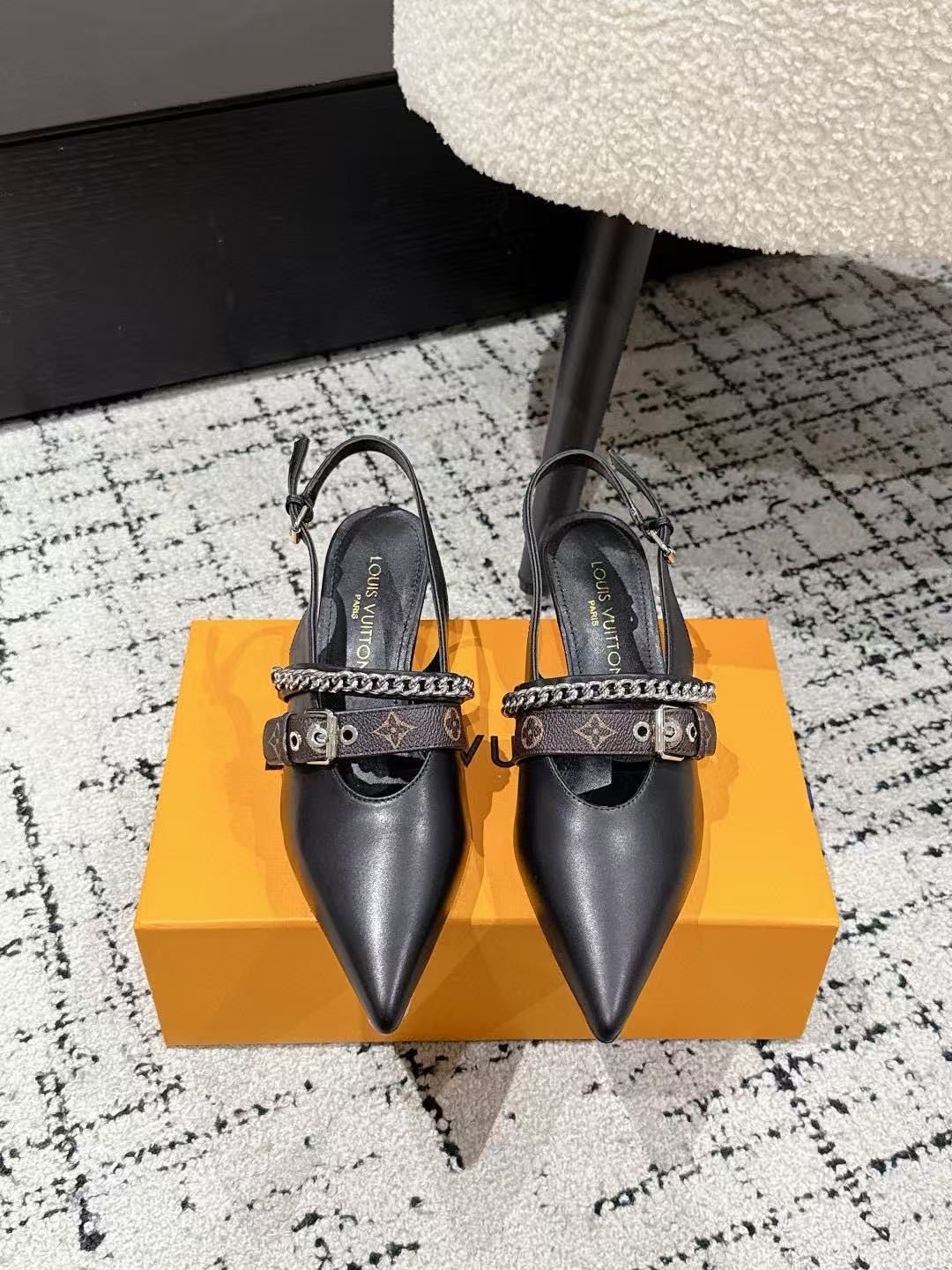 LVの高品質チェーンポインテッドローヒール【50％割引+送料無料】