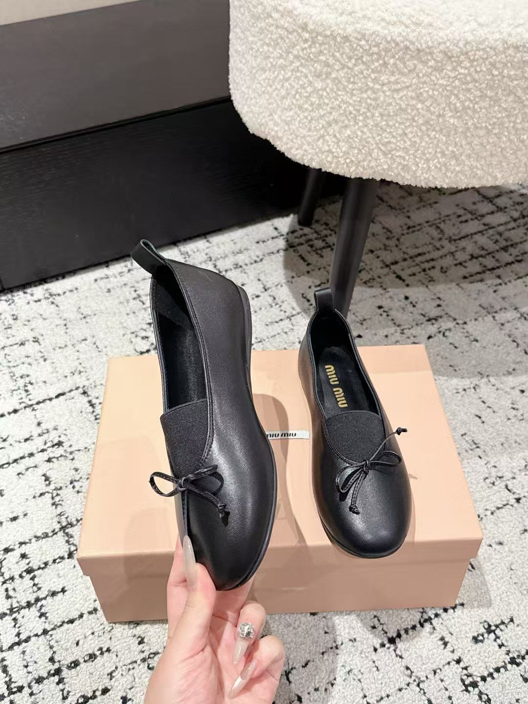 M1UM1U 高品質 蝶結び フラットシューズ【50％割引+送料無料】