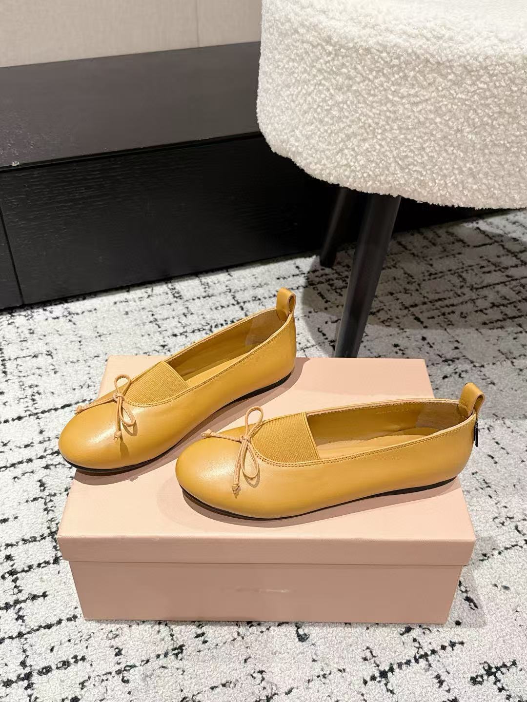 M1UM1U 高品質 蝶結び フラットシューズ【50％割引+送料無料】