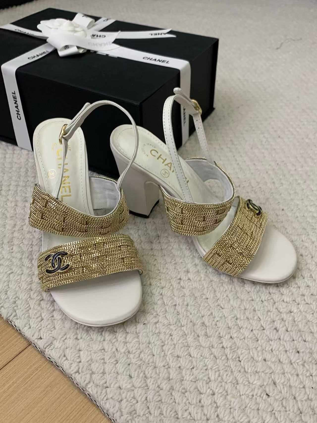 CHANE1 高品質ダブルCハイヒール【50％割引+送料無料】