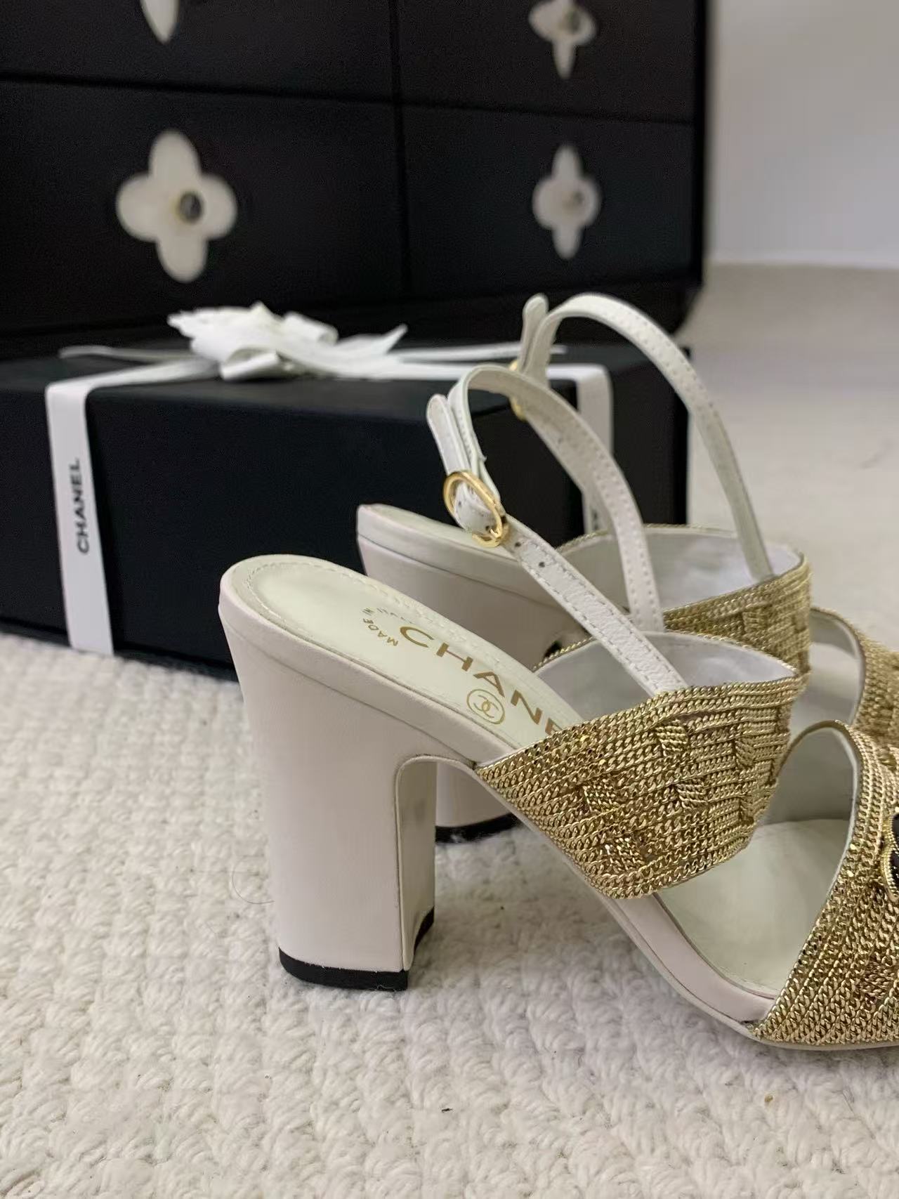 CHANE1 高品質ダブルCハイヒール【50％割引+送料無料】