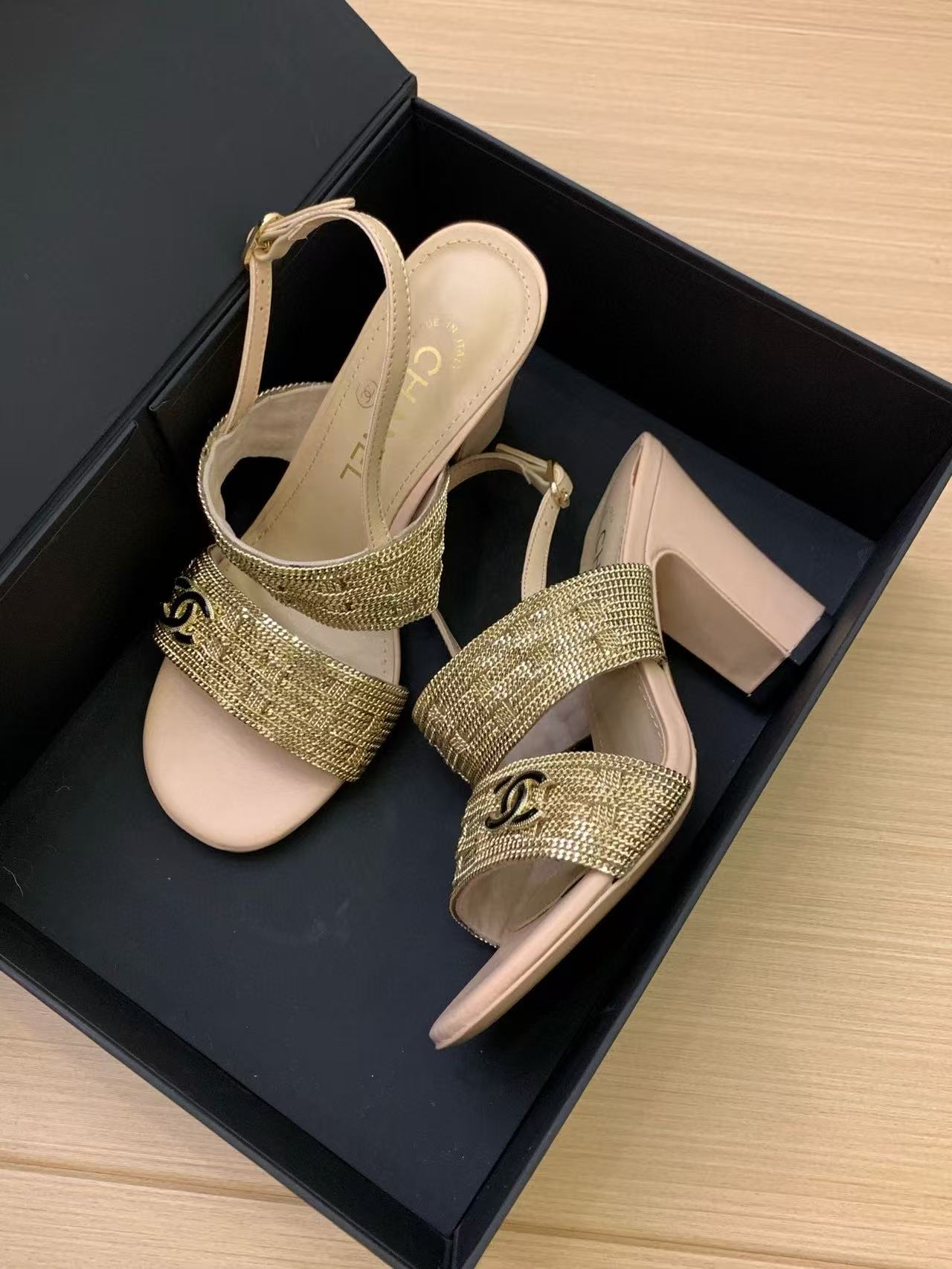 CHANE1 高品質ダブルCハイヒール【50％割引+送料無料】