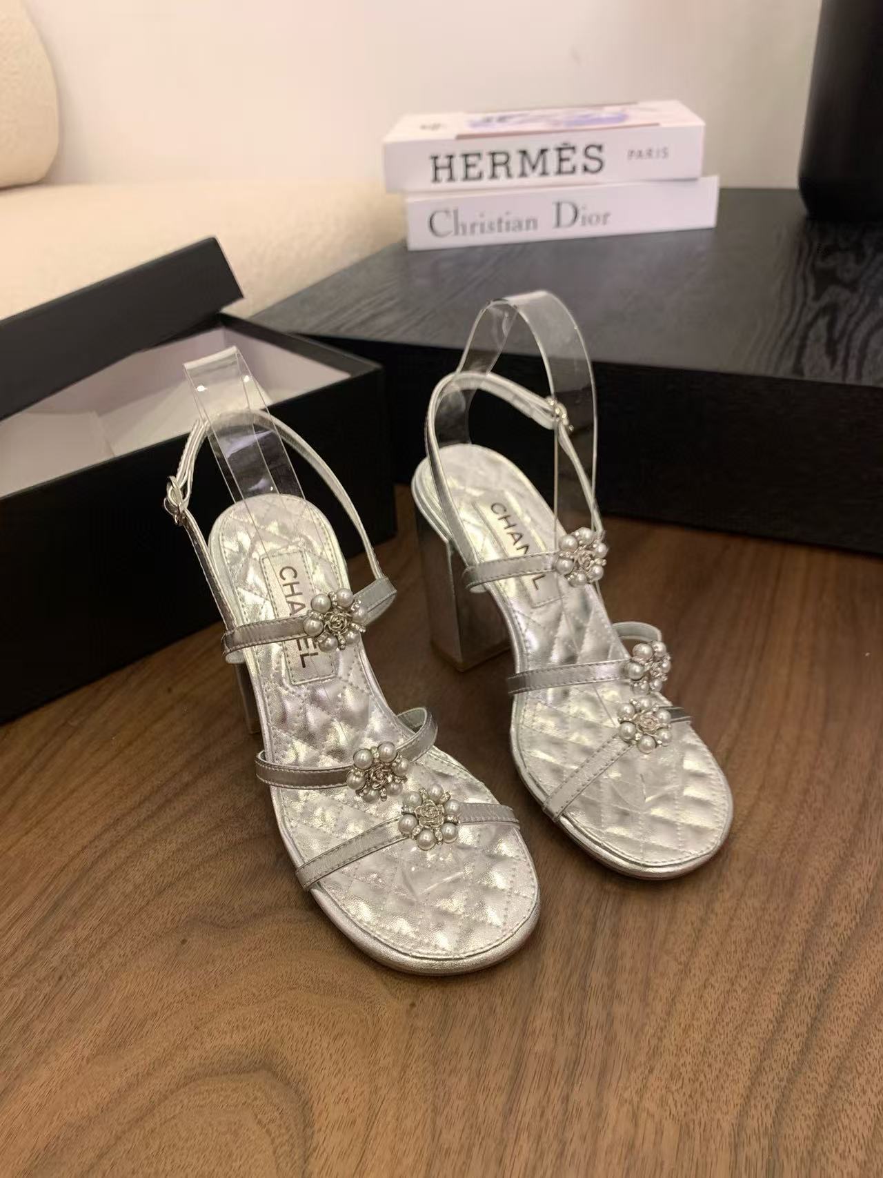 CHANE1 高品質パールフラワーハイヒールサンダル【50％割引+送料無料】