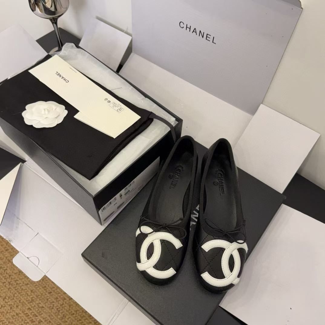 CHANE 1 ダブルC シープスキン フラットシューズ【50％割引+送料無料】